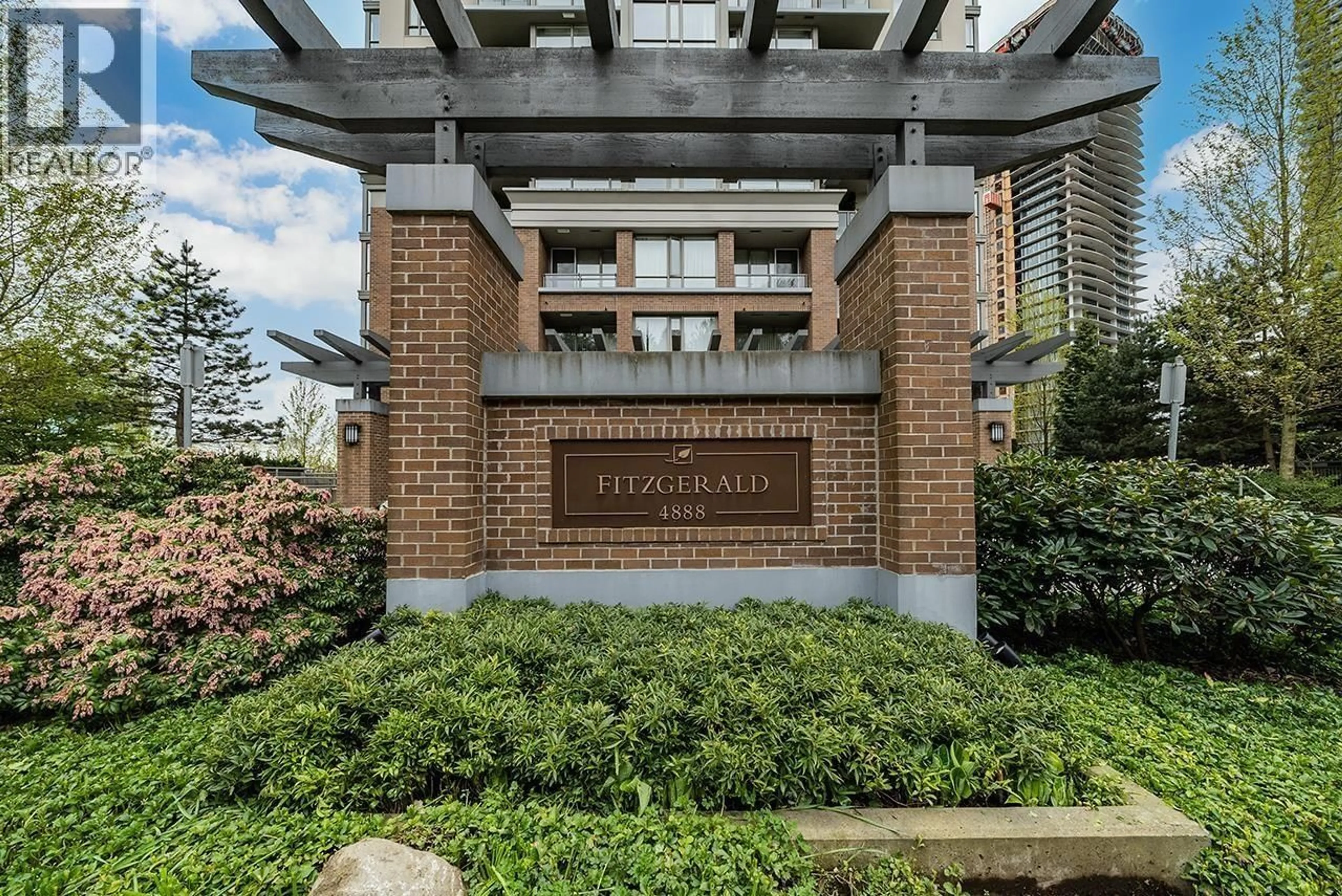 Indoor foyer for 308 - 4888 BRENTWOOD DRIVE, Burnaby British Columbia V5C0C6