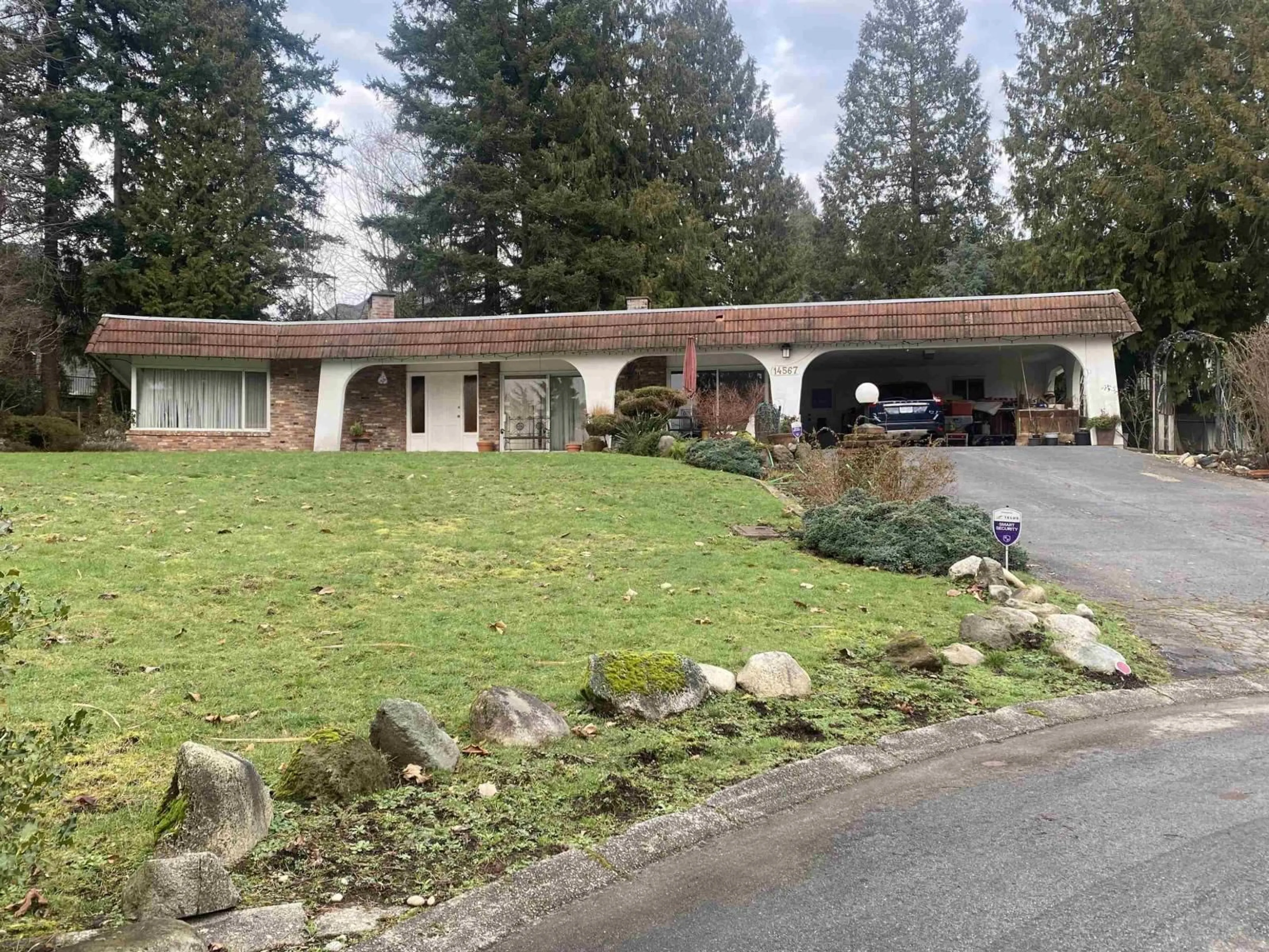 A pic from outside/outdoor area/front of a property/back of a property/a pic from drone, unknown for 14567 LOMBARD PLACE, Surrey British Columbia V3X1B4