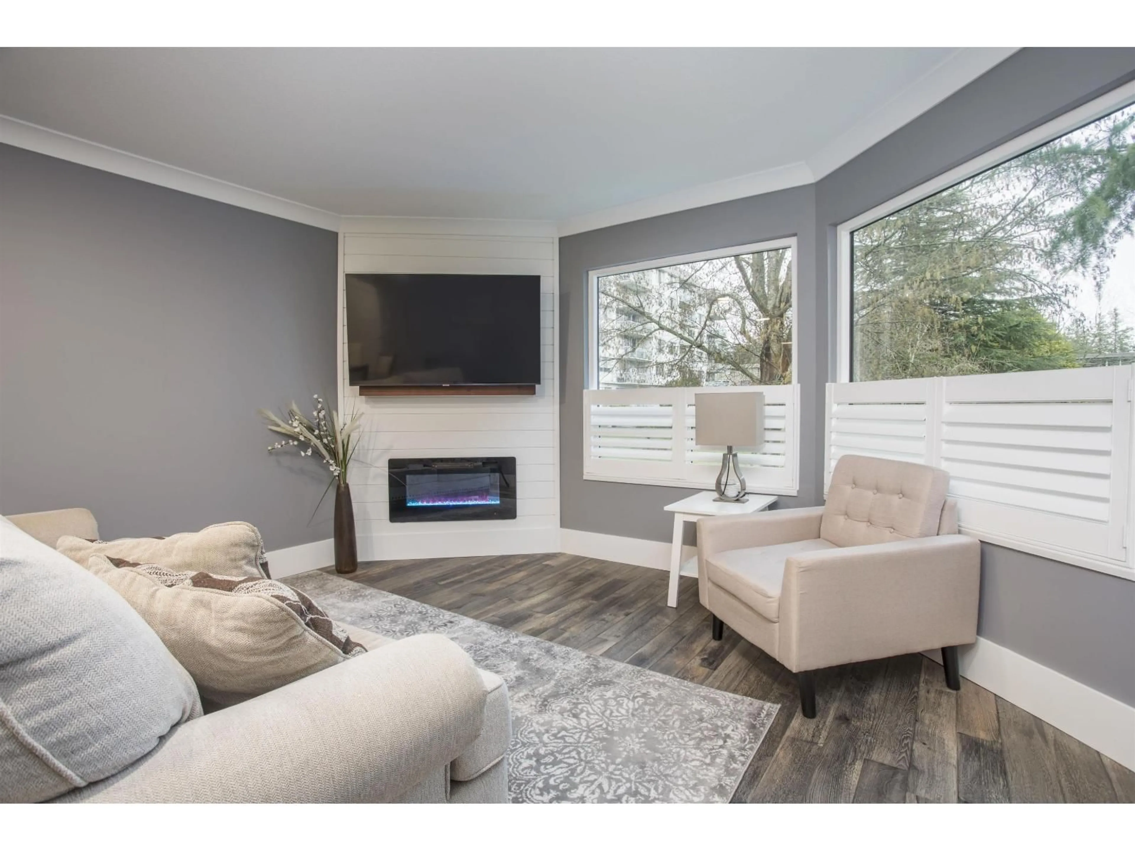 Living room with furniture, unknown for 507 - 1350 VIDAL STREET, White Rock British Columbia V4B5G6