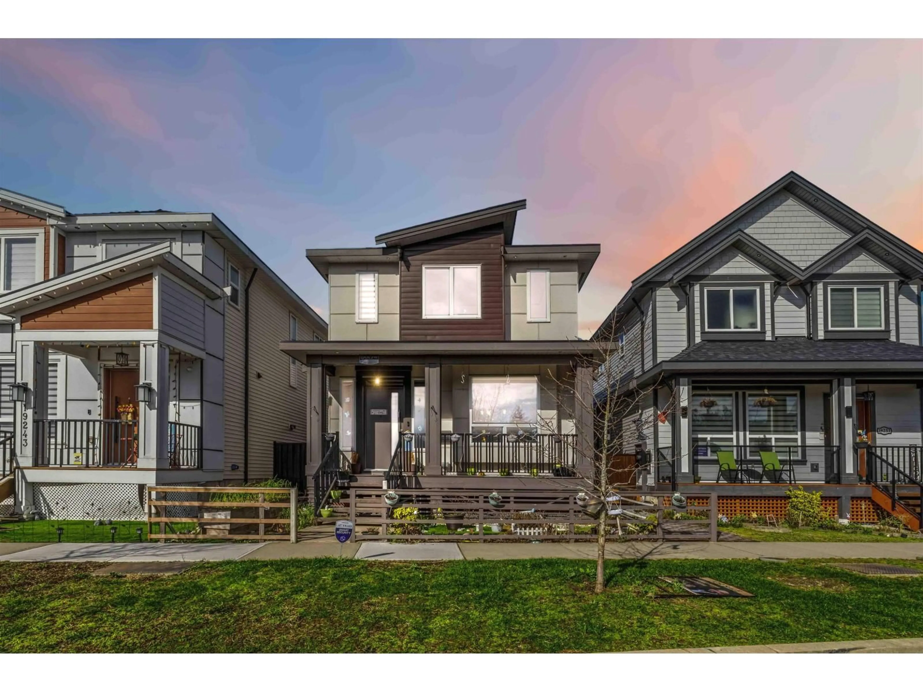 Unknown for 19247 71 AVENUE, Surrey British Columbia V4N6V1