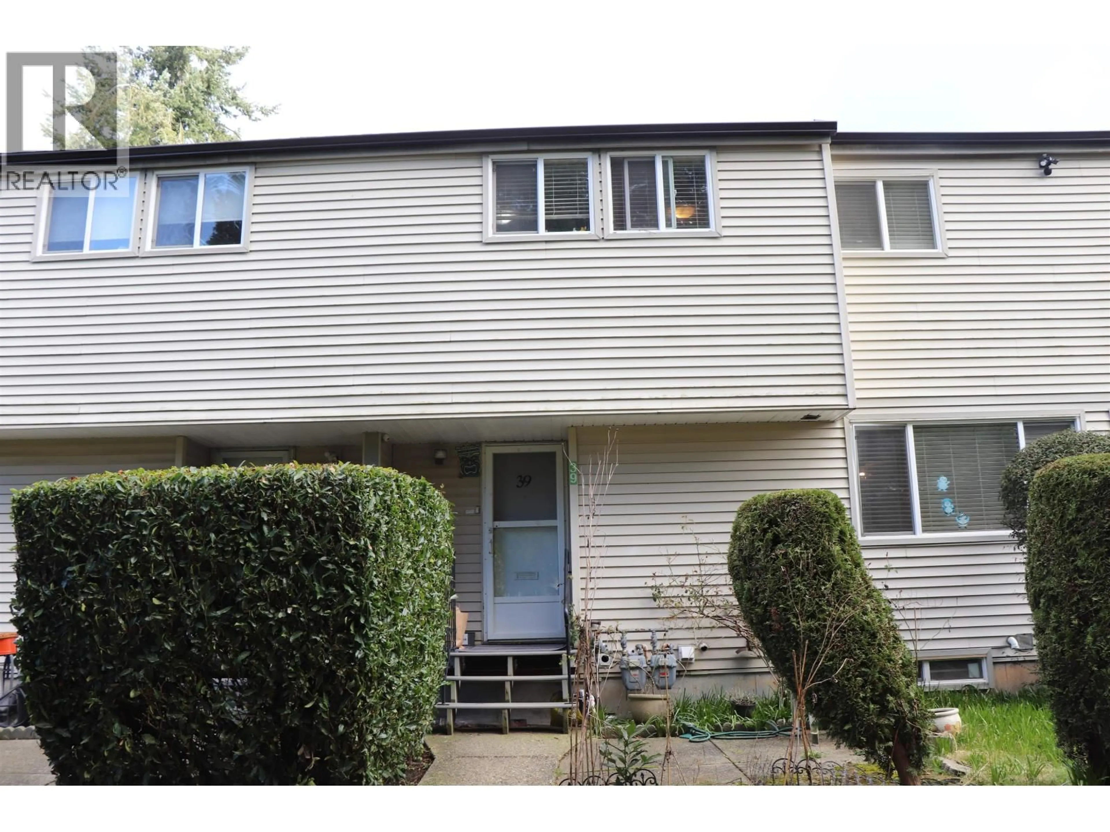 Home with vinyl exterior material, street for 39 - 3421 49TH AVENUE, Vancouver British Columbia V5S1M1