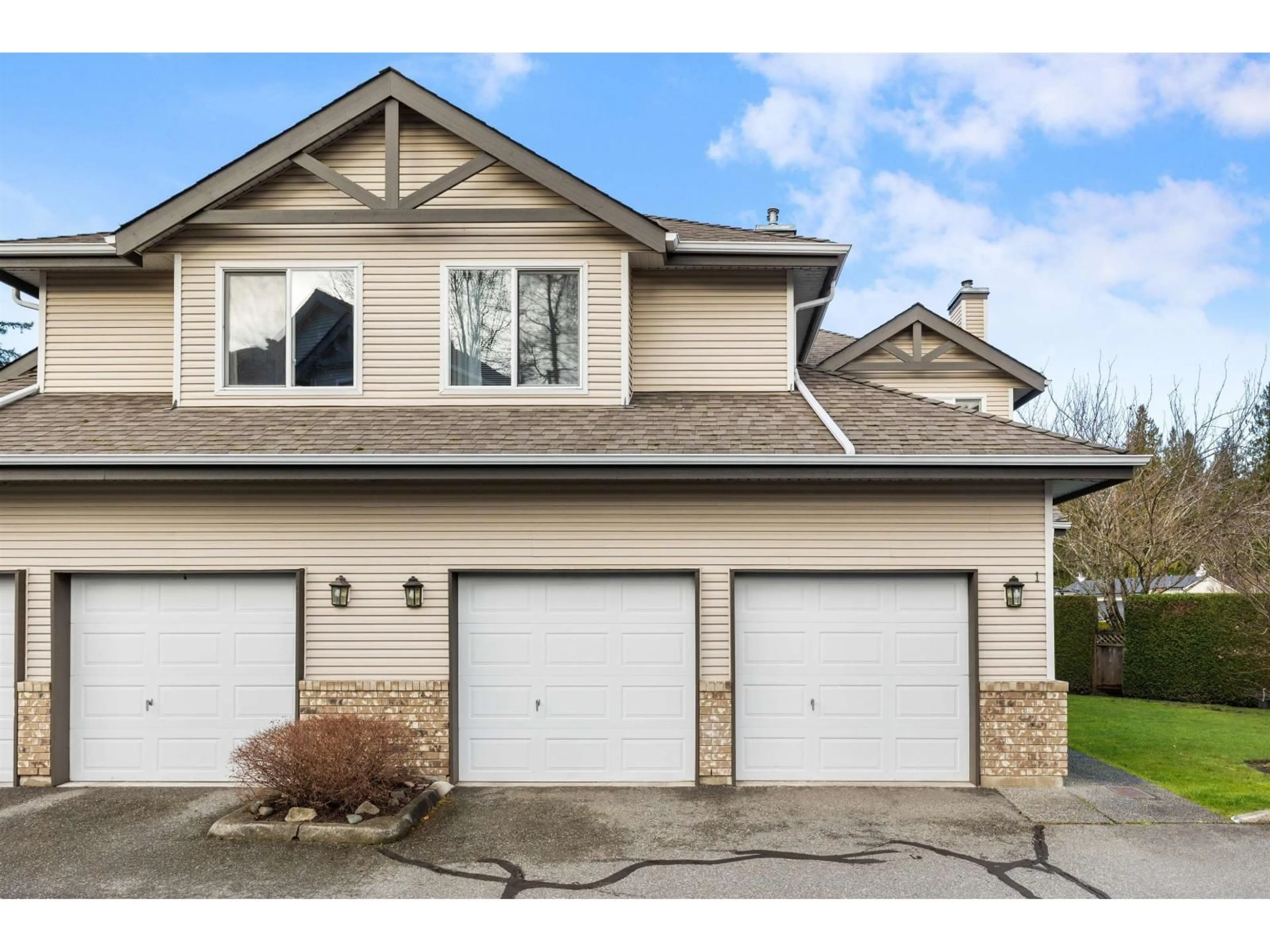 Home with vinyl exterior material, street for 1 - 20750 TELEGRAPH TRAIL, Langley British Columbia V1M2W1