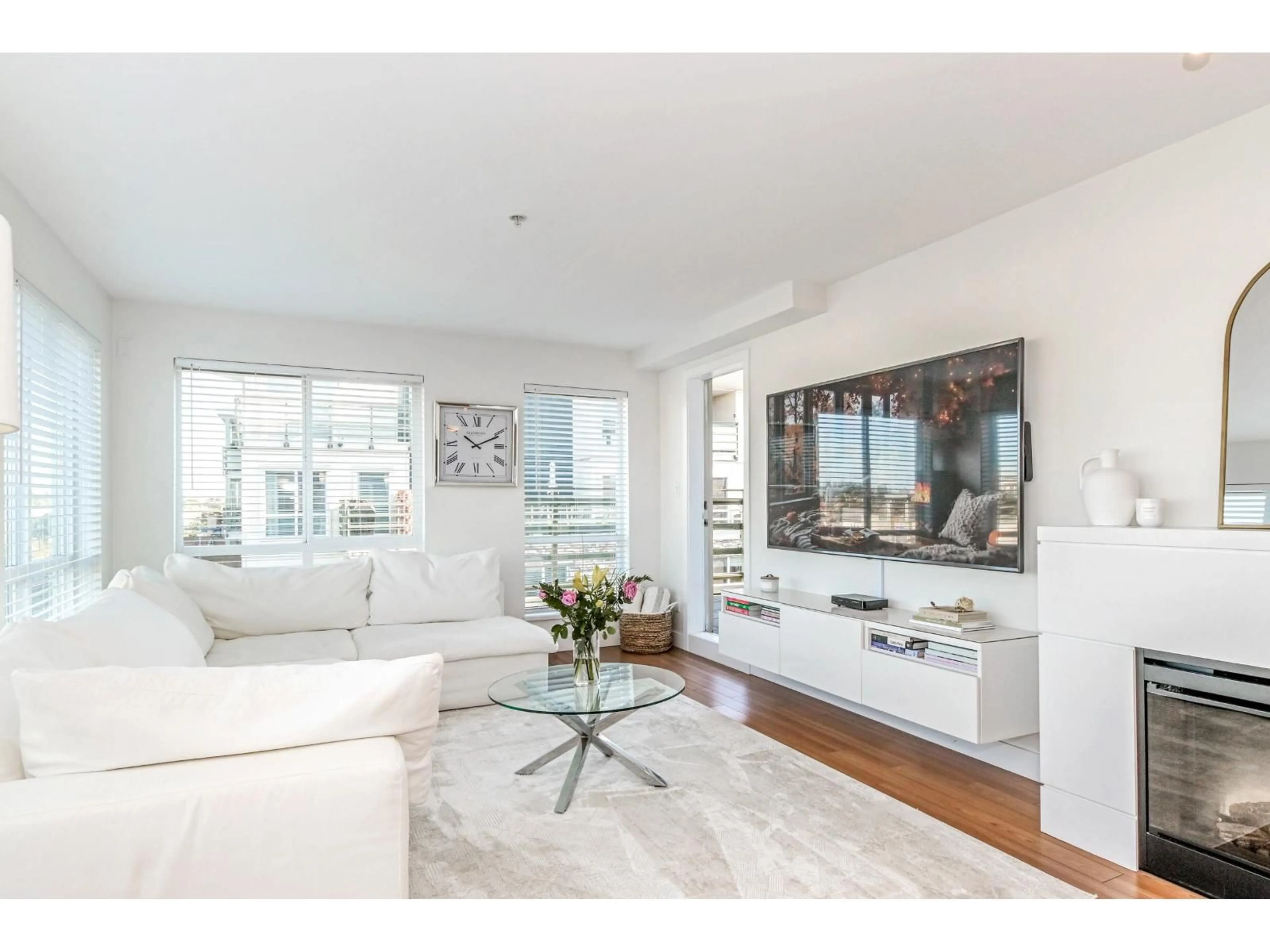 Living room with furniture, unknown for 311 - 15775 CROYDON DRIVE, Surrey British Columbia V3Z2L6