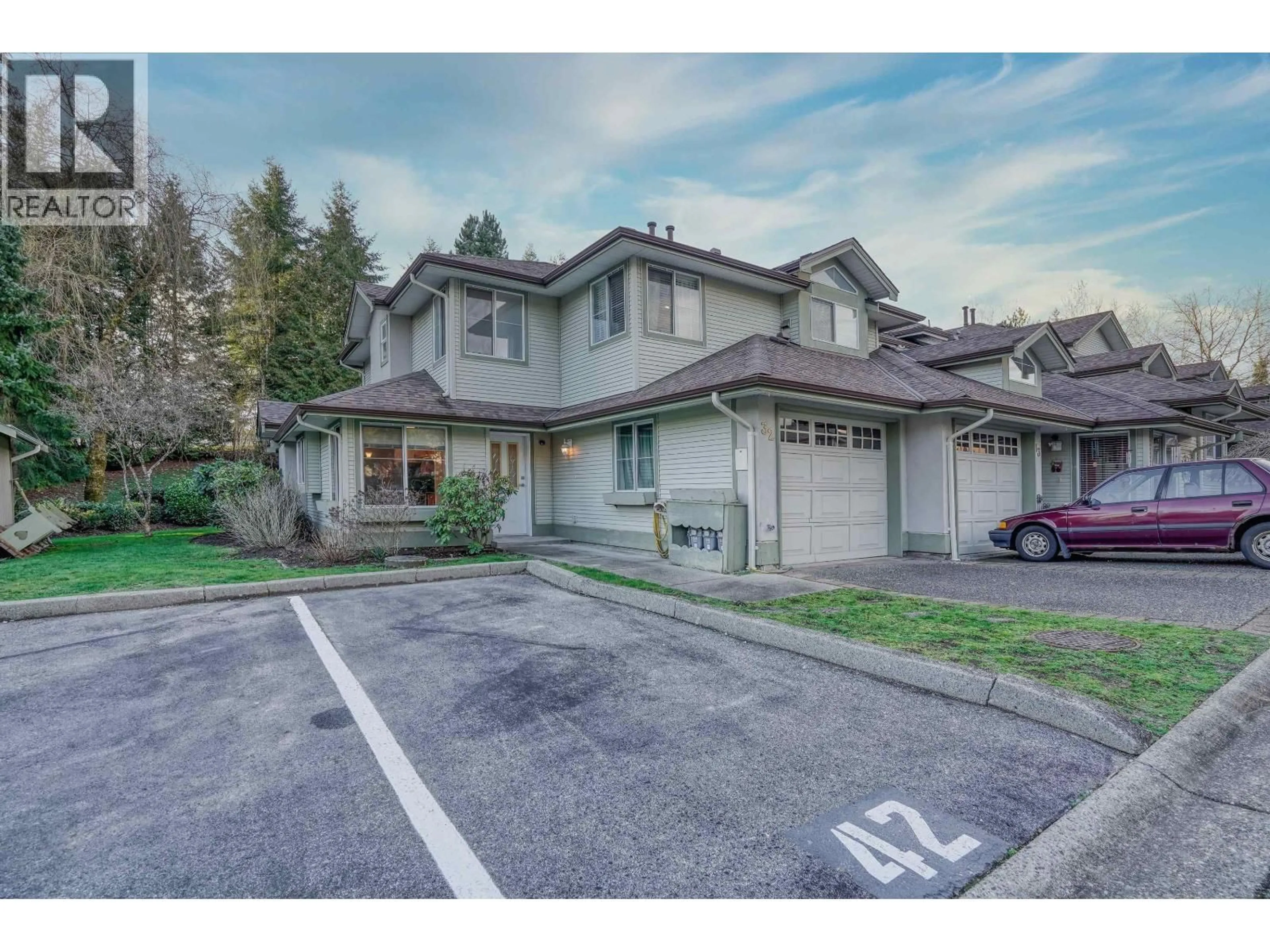 A pic from outside/outdoor area/front of a property/back of a property/a pic from drone, street for 32 - 22740 116 AVENUE, Maple Ridge British Columbia V2X2X7