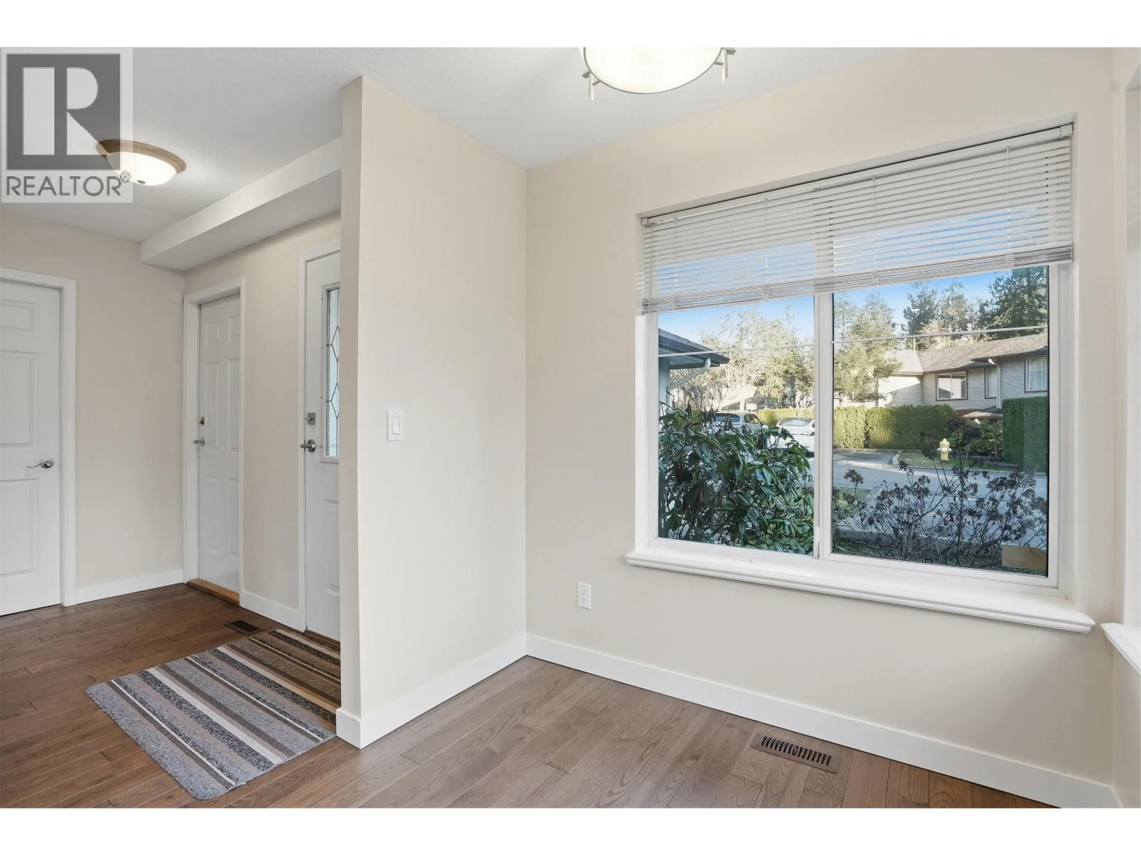 Indoor entryway for 32 - 22740 116 AVENUE, Maple Ridge British Columbia V2X2X7