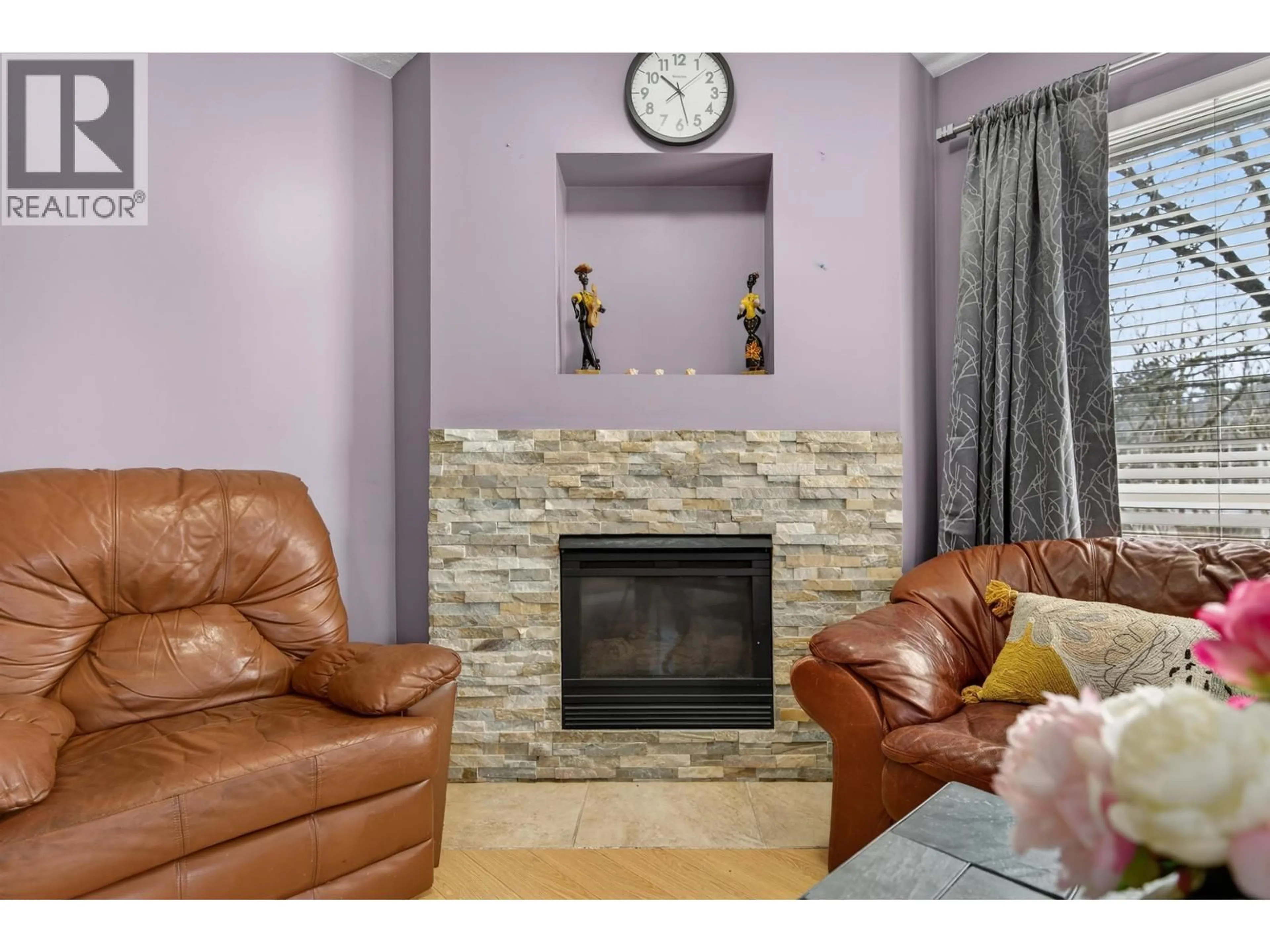 Living room with furniture, unknown for 309 - 2435 WELCHER AVENUE, Port Coquitlam British Columbia V3C1X8