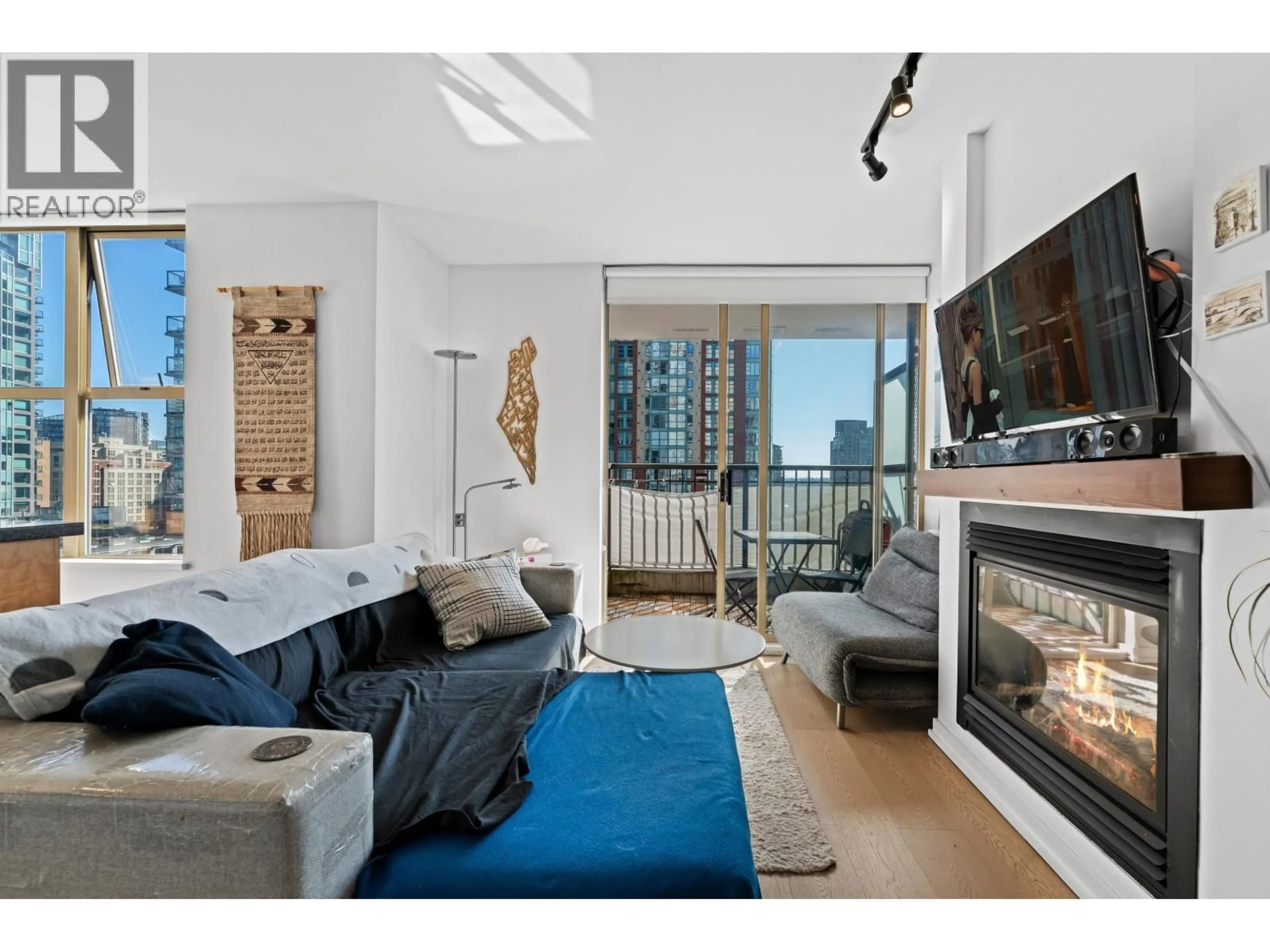 Living room with furniture, unknown for 1206 - 969 RICHARDS STREET, Vancouver British Columbia V6B1A8