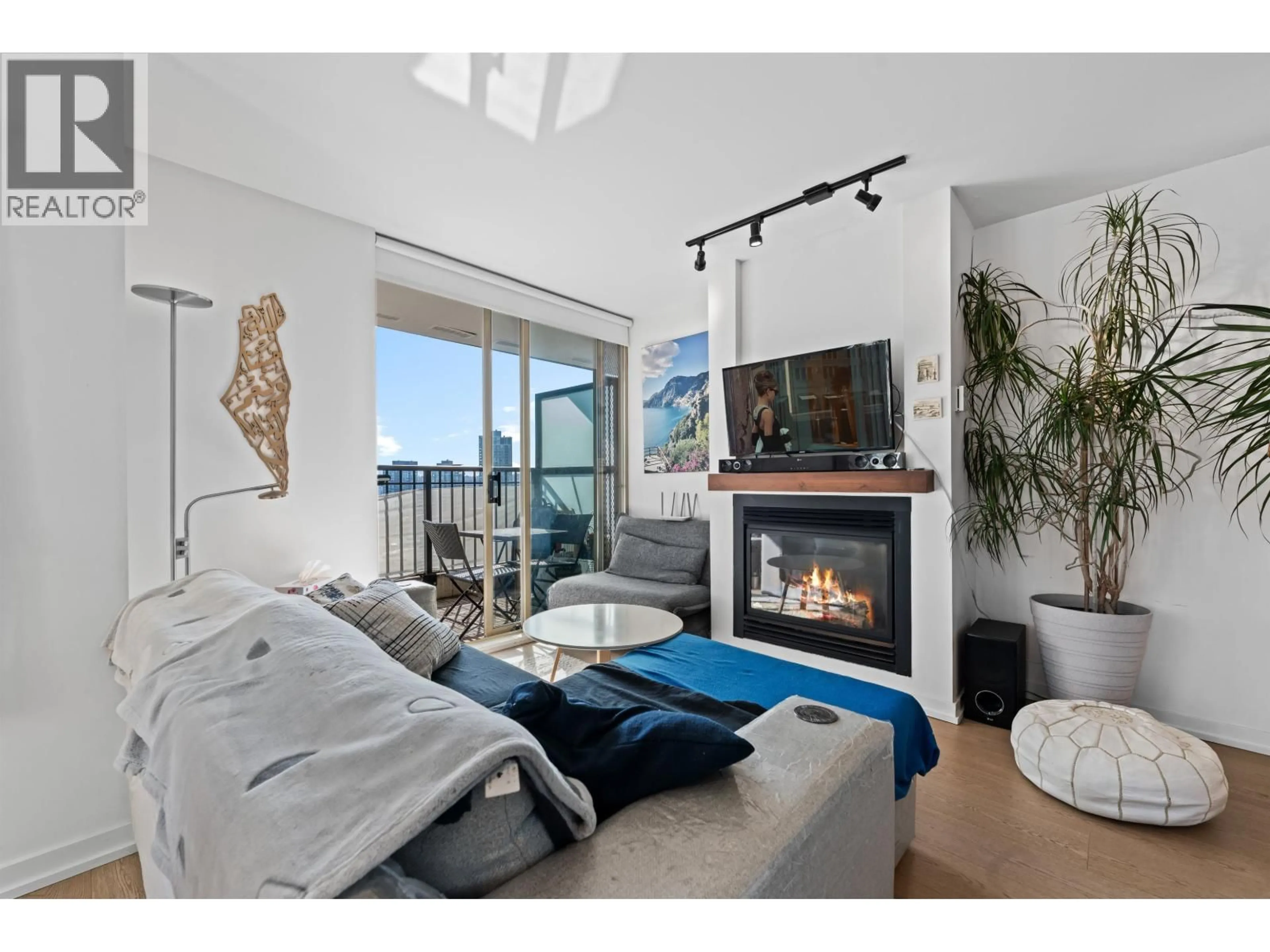 Living room with furniture, unknown for 1206 - 969 RICHARDS STREET, Vancouver British Columbia V6B1A8