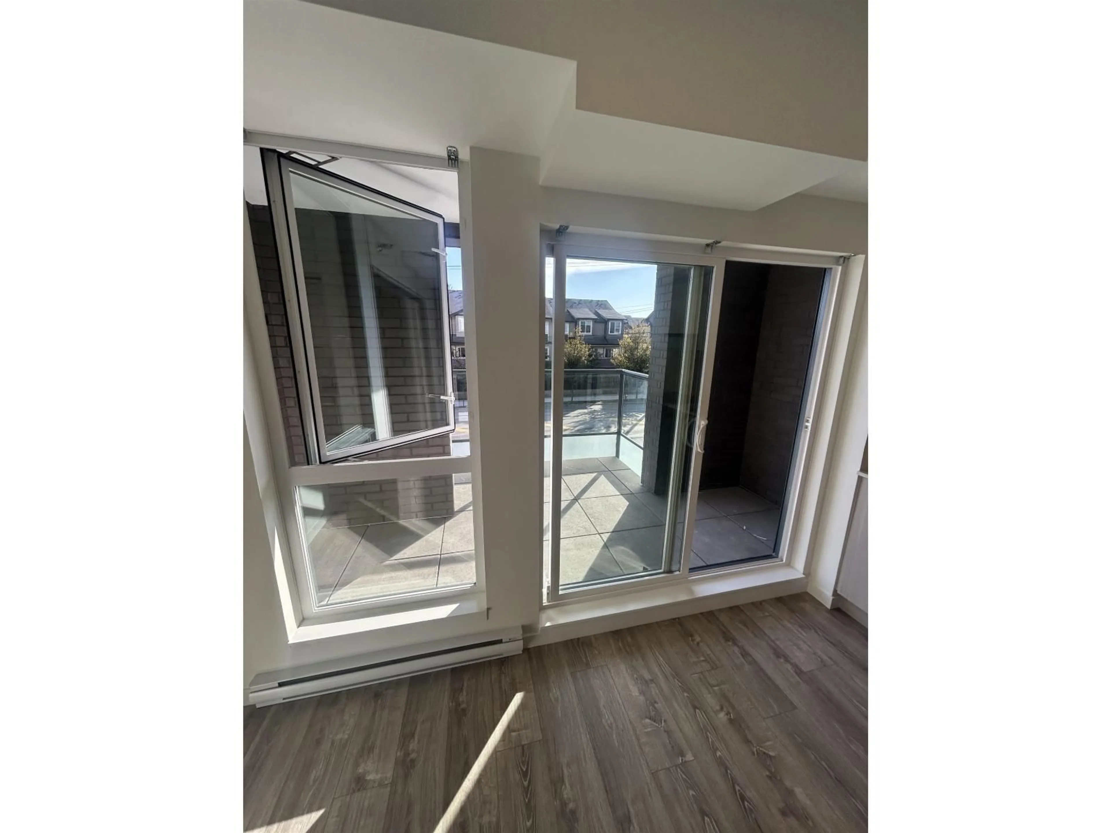 A pic of a room for W212 - 10828 139A STREET, Surrey British Columbia V3R0H3