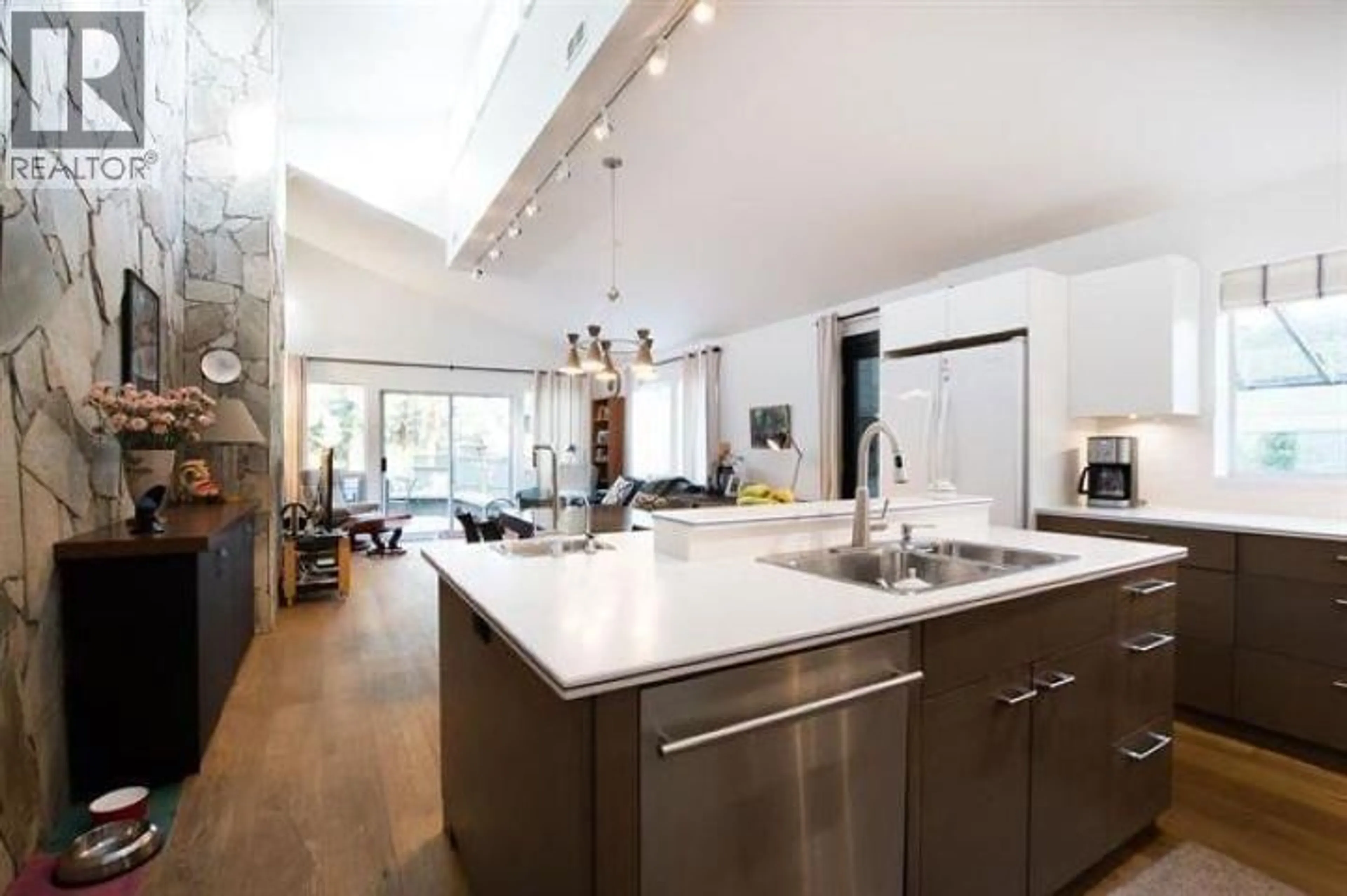 Contemporary kitchen, unknown for 5745 FERGUSON COURT, Delta British Columbia V4L2J4