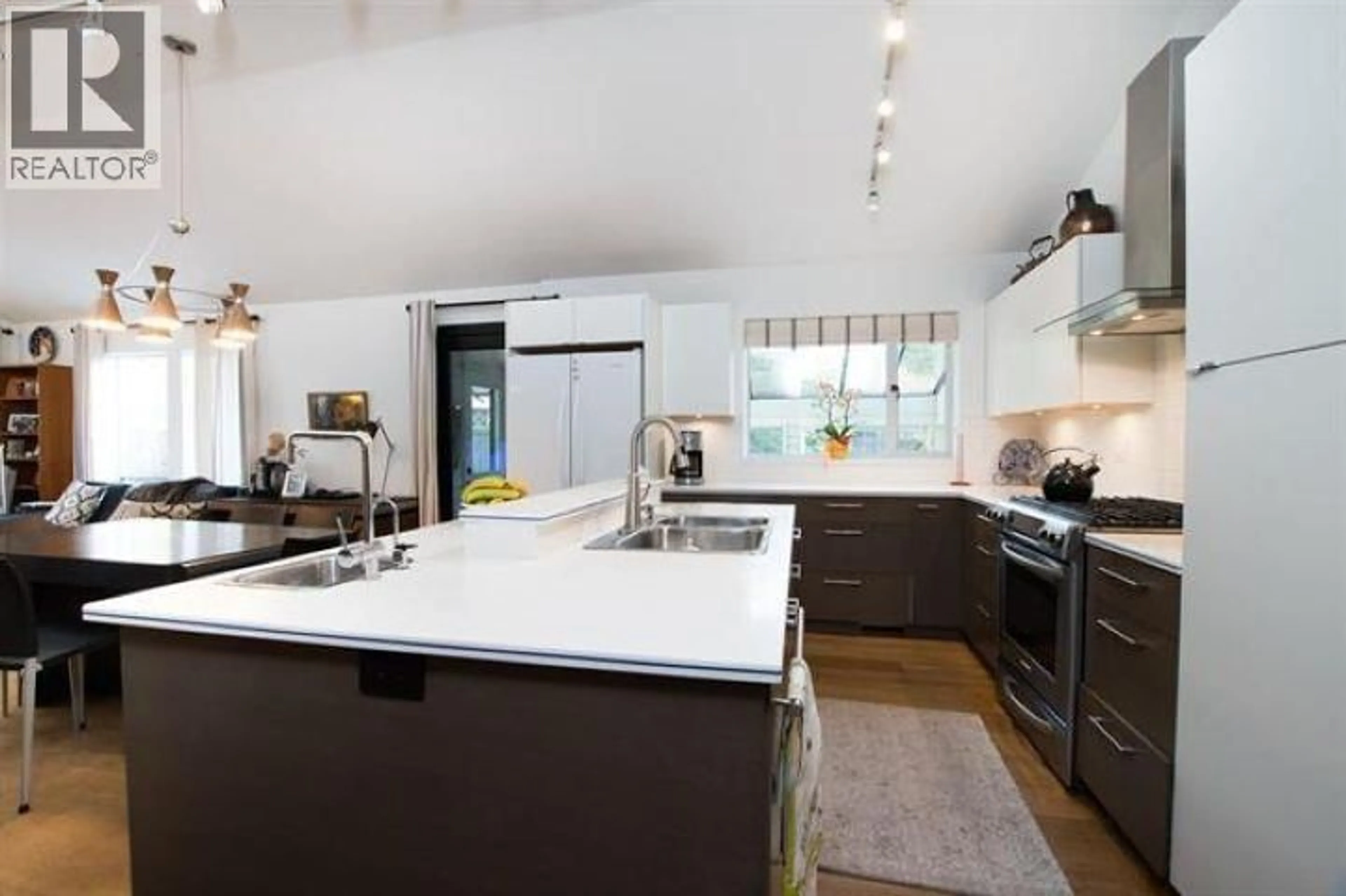 Contemporary kitchen, unknown for 5745 FERGUSON COURT, Delta British Columbia V4L2J4