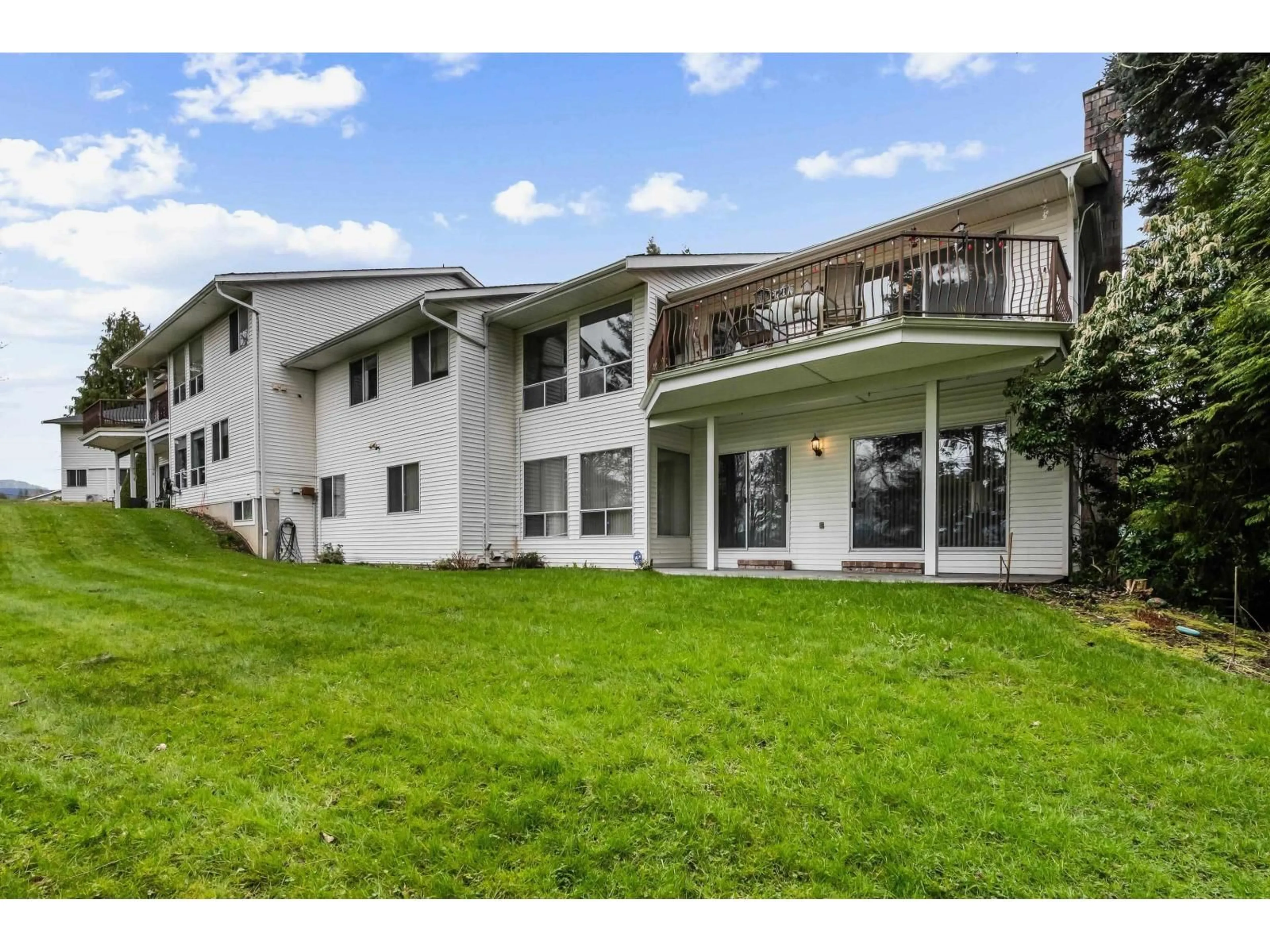 A pic from outside/outdoor area/front of a property/back of a property/a pic from drone, unknown for 4 - 3632 BULKLEY STREET, Abbotsford British Columbia V3G3E9