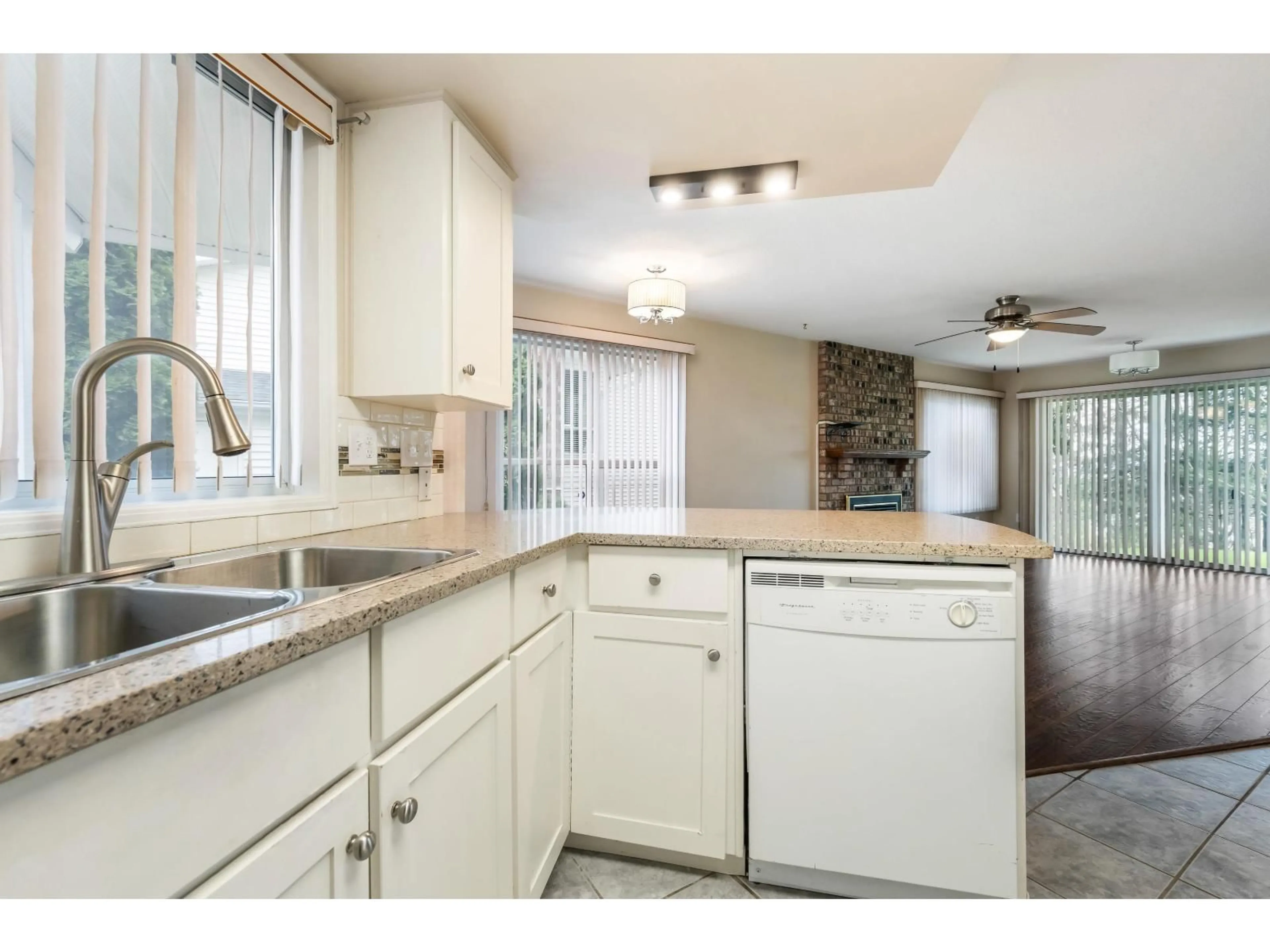 Open concept kitchen, ceramic/tile floor for 4 - 3632 BULKLEY STREET, Abbotsford British Columbia V3G3E9