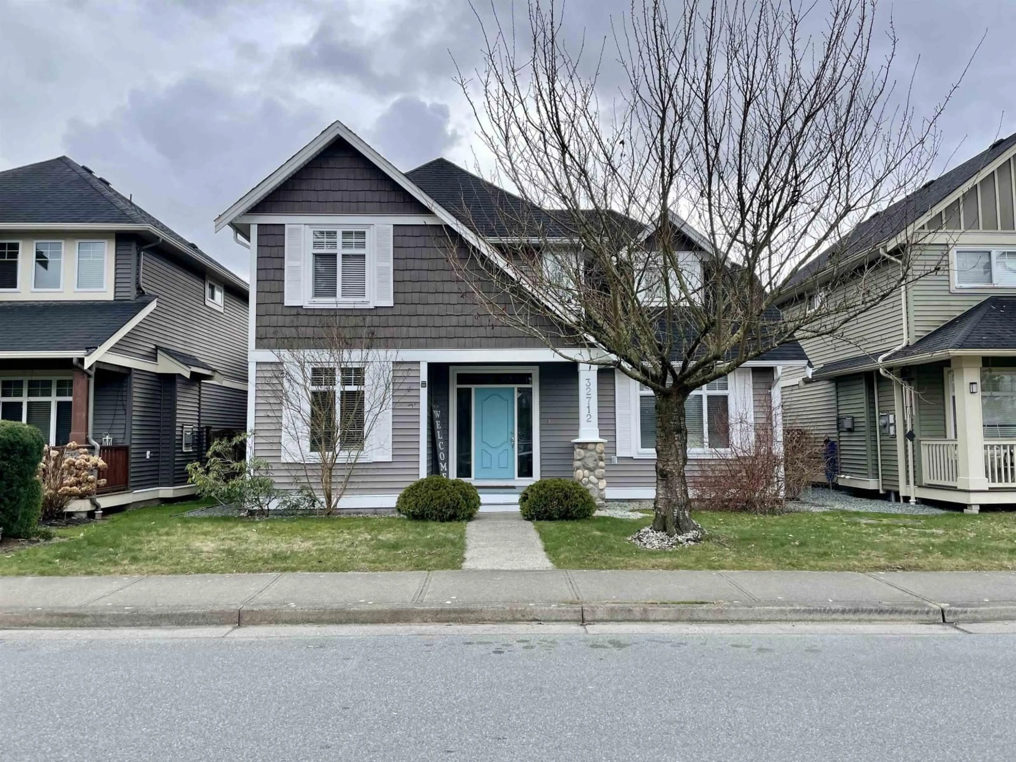 Home with vinyl exterior material, street for 32712 TUNBRIDGE AVENUE, Mission British Columbia V4S0B6