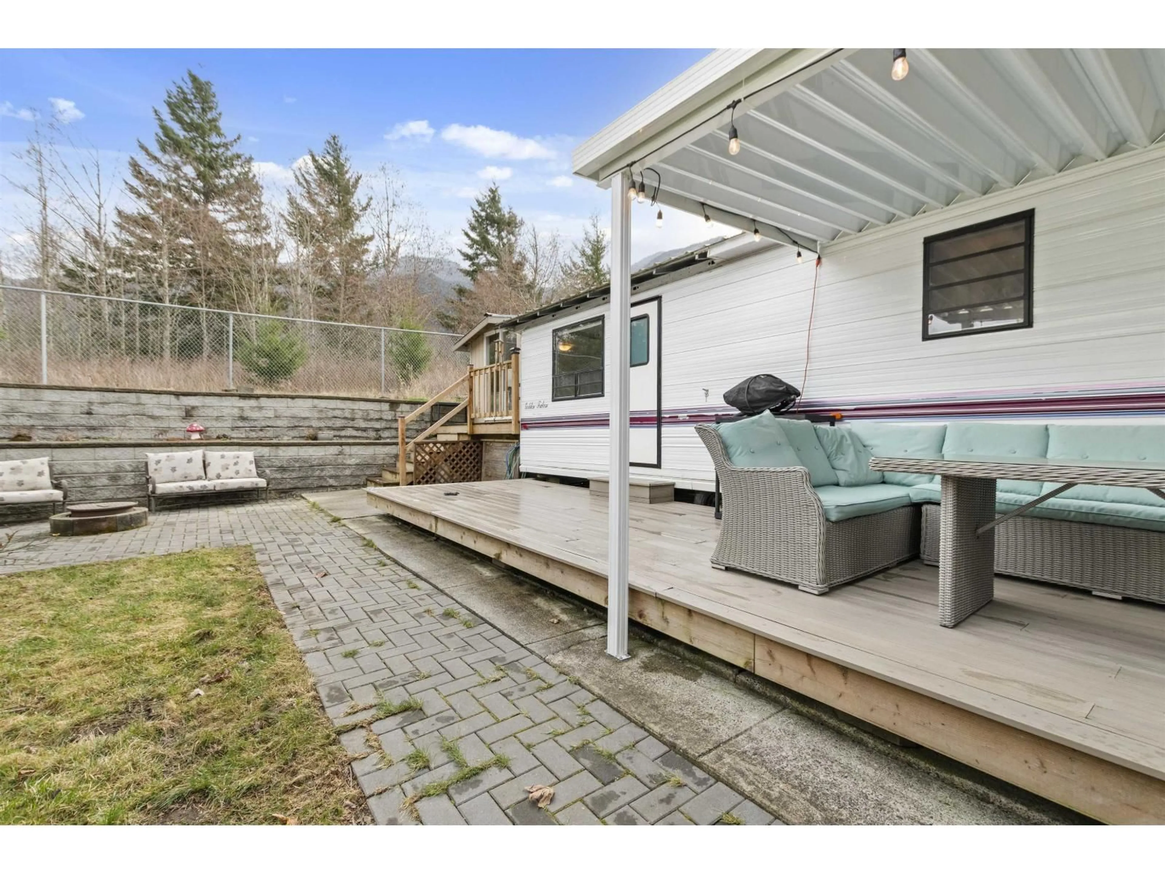 Patio, street for 189 - 1436 FROST ROAD, Chilliwack British Columbia V2R4X8