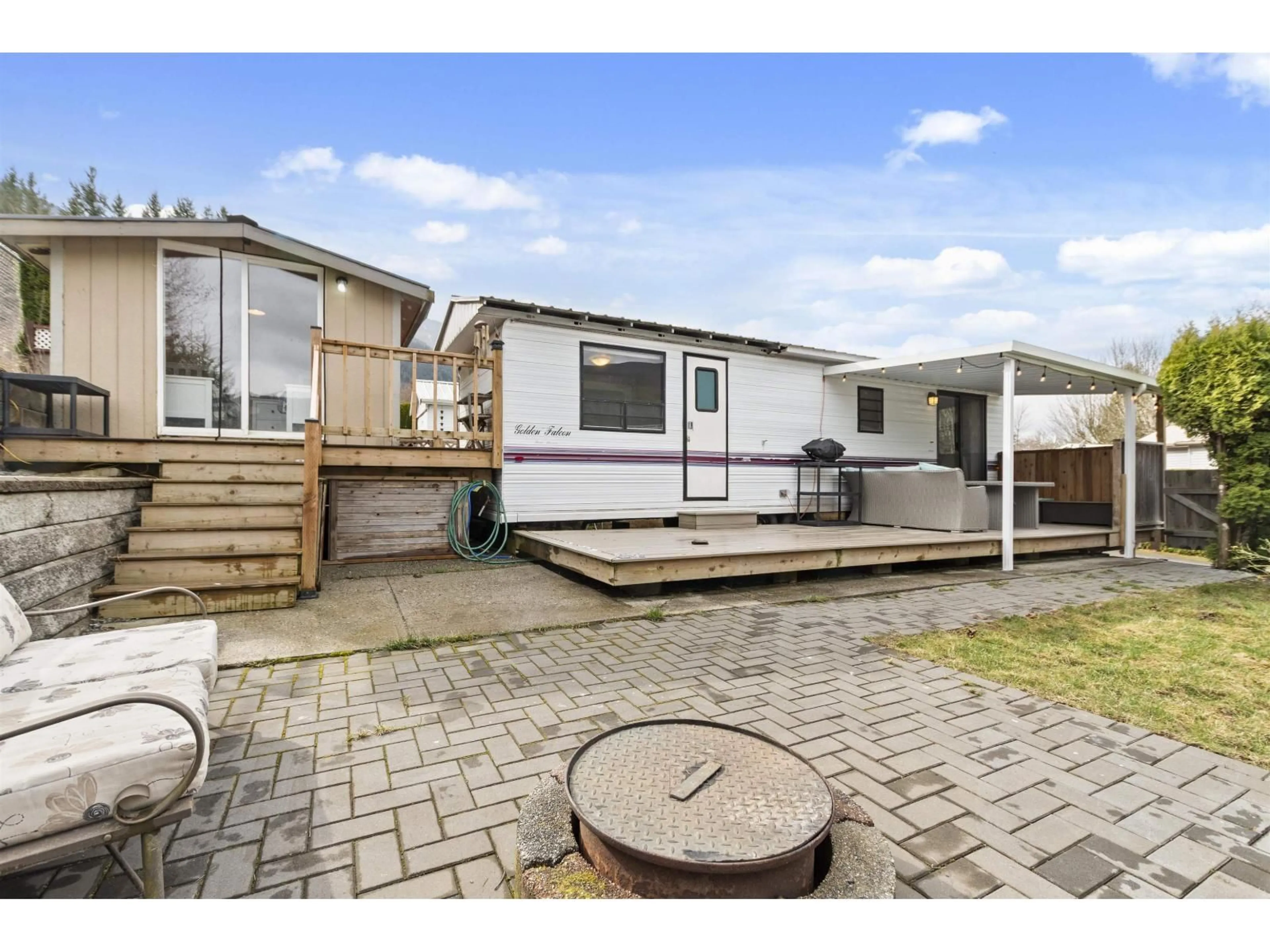 A pic from outside/outdoor area/front of a property/back of a property/a pic from drone, street for 189 - 1436 FROST ROAD, Chilliwack British Columbia V2R4X8