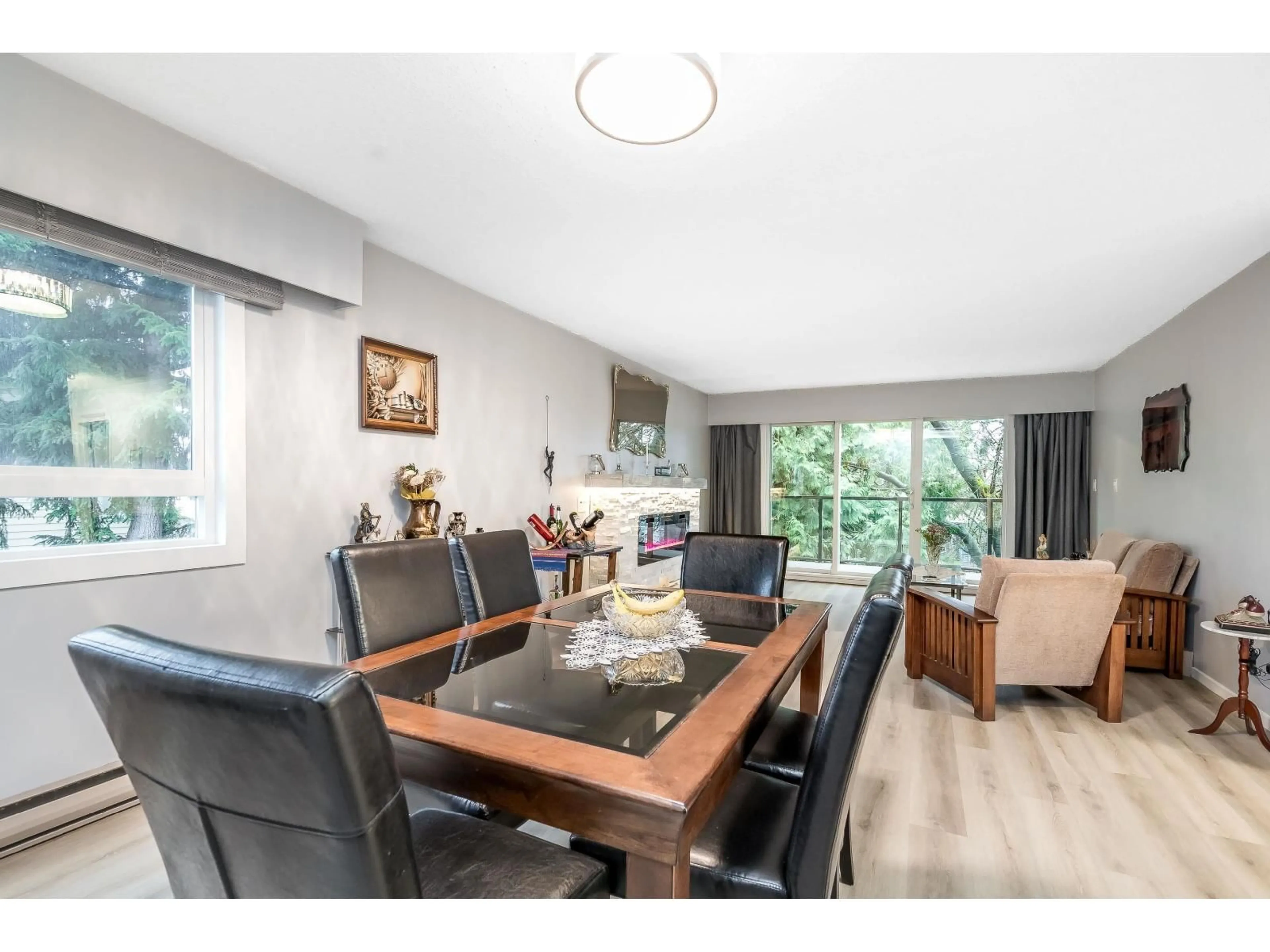 Dining room, wood/laminate floor for 203 - 32040 PEARDONVILLE ROAD, Abbotsford British Columbia V2T6N8