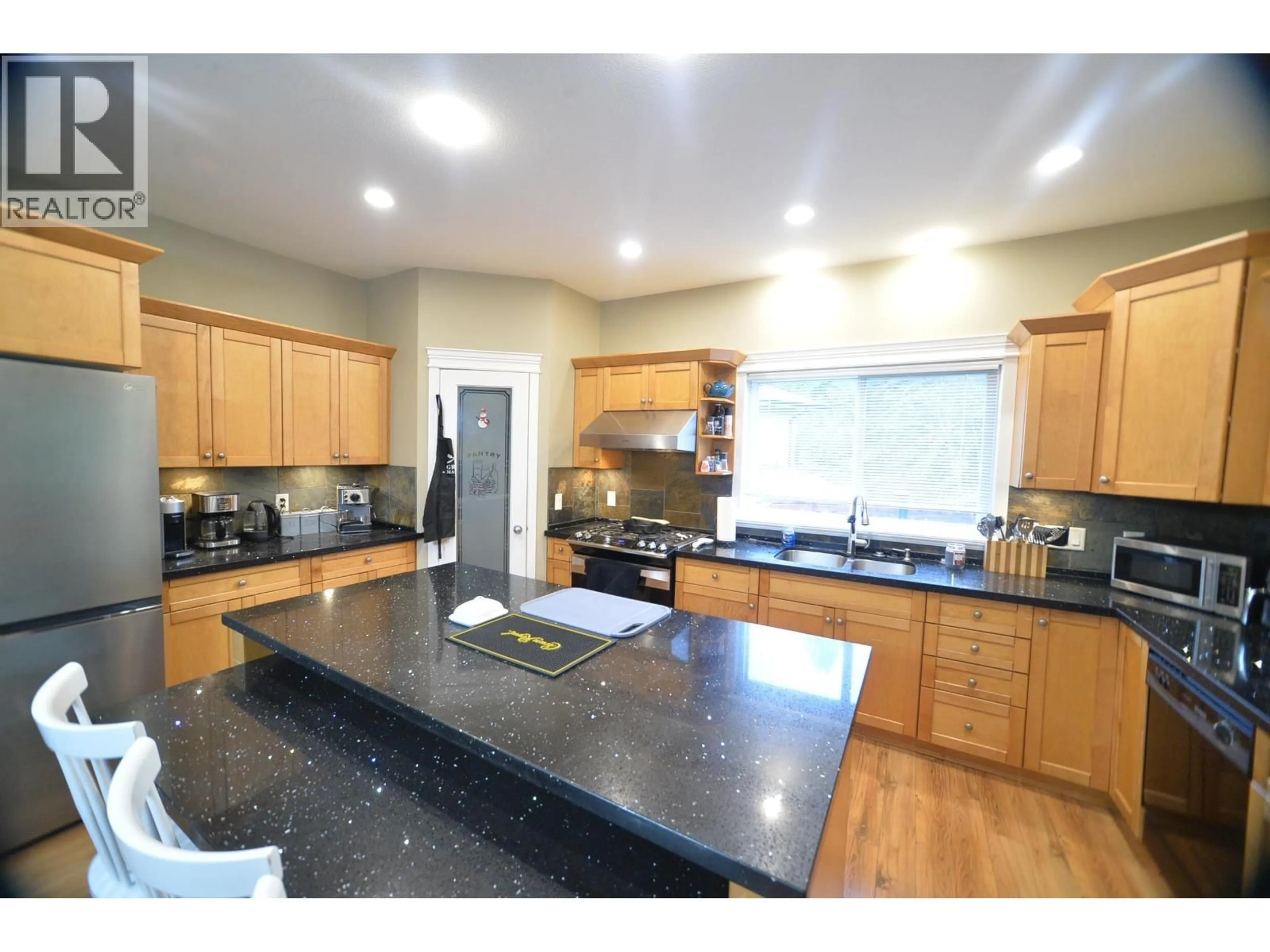 Open concept kitchen, unknown for 23161 123 AVENUE, Maple Ridge British Columbia V2X7Y9