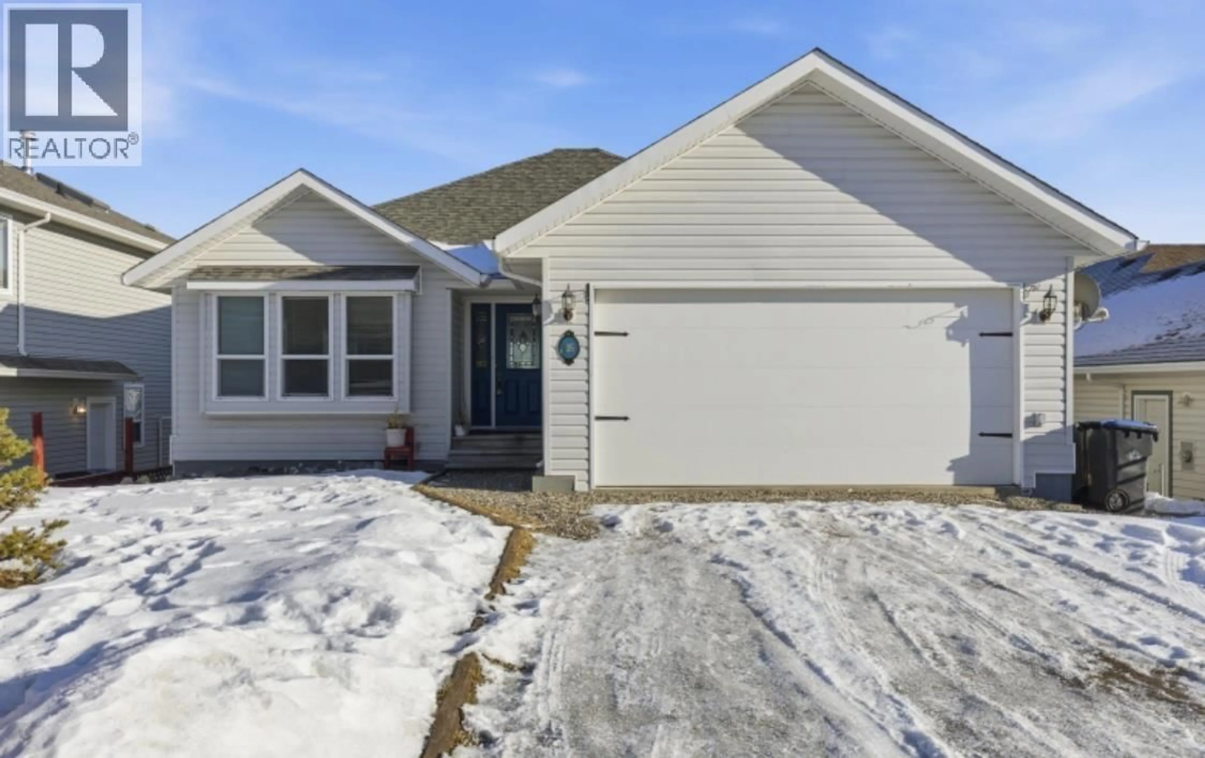 Home with vinyl exterior material, street for 86 EAGLE CRESCENT, Williams Lake British Columbia V2G5K2