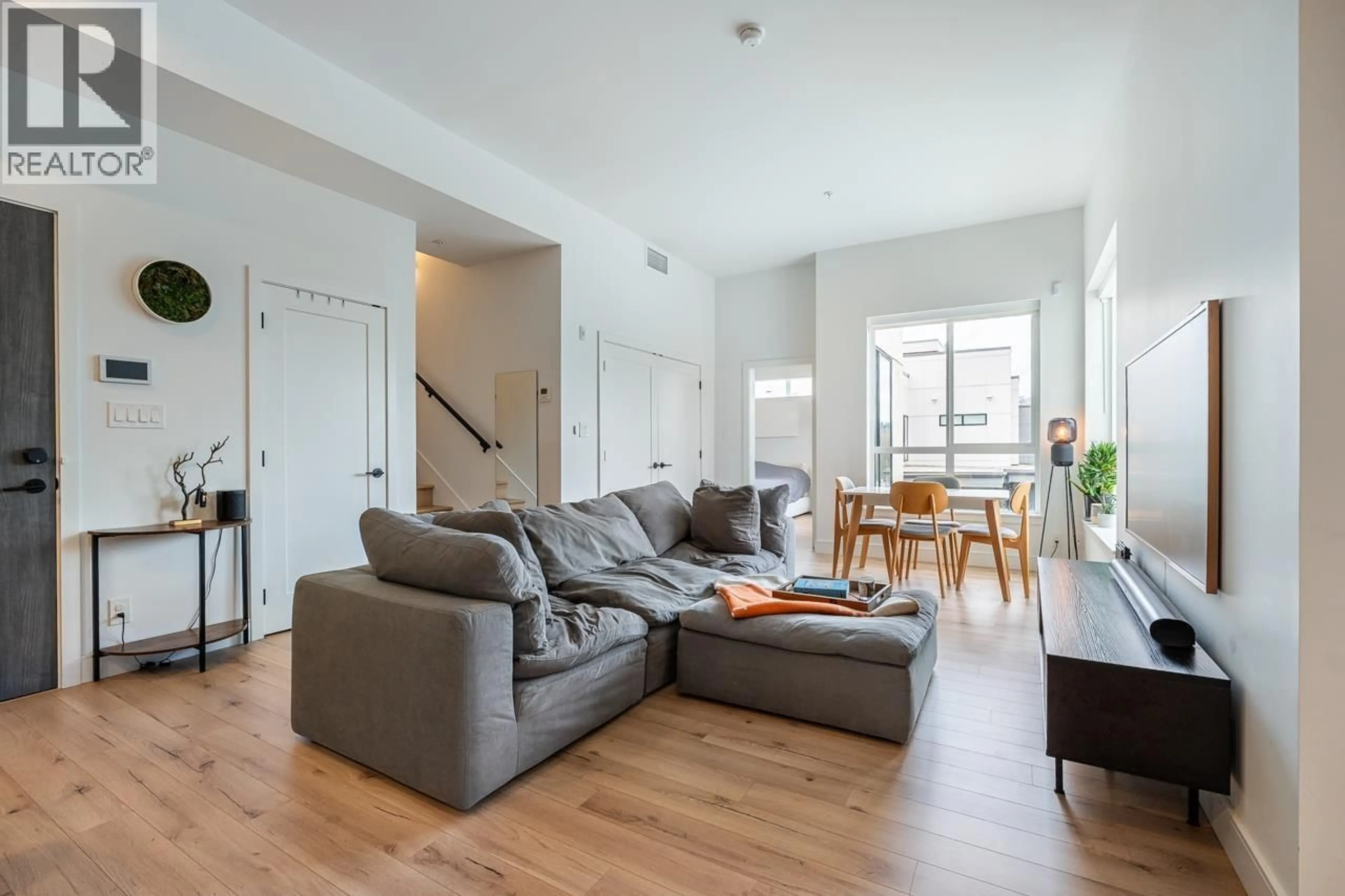 Living room with furniture, unknown for 614 - 55 KLAHANIE DRIVE, Port Moody British Columbia V3H0M9