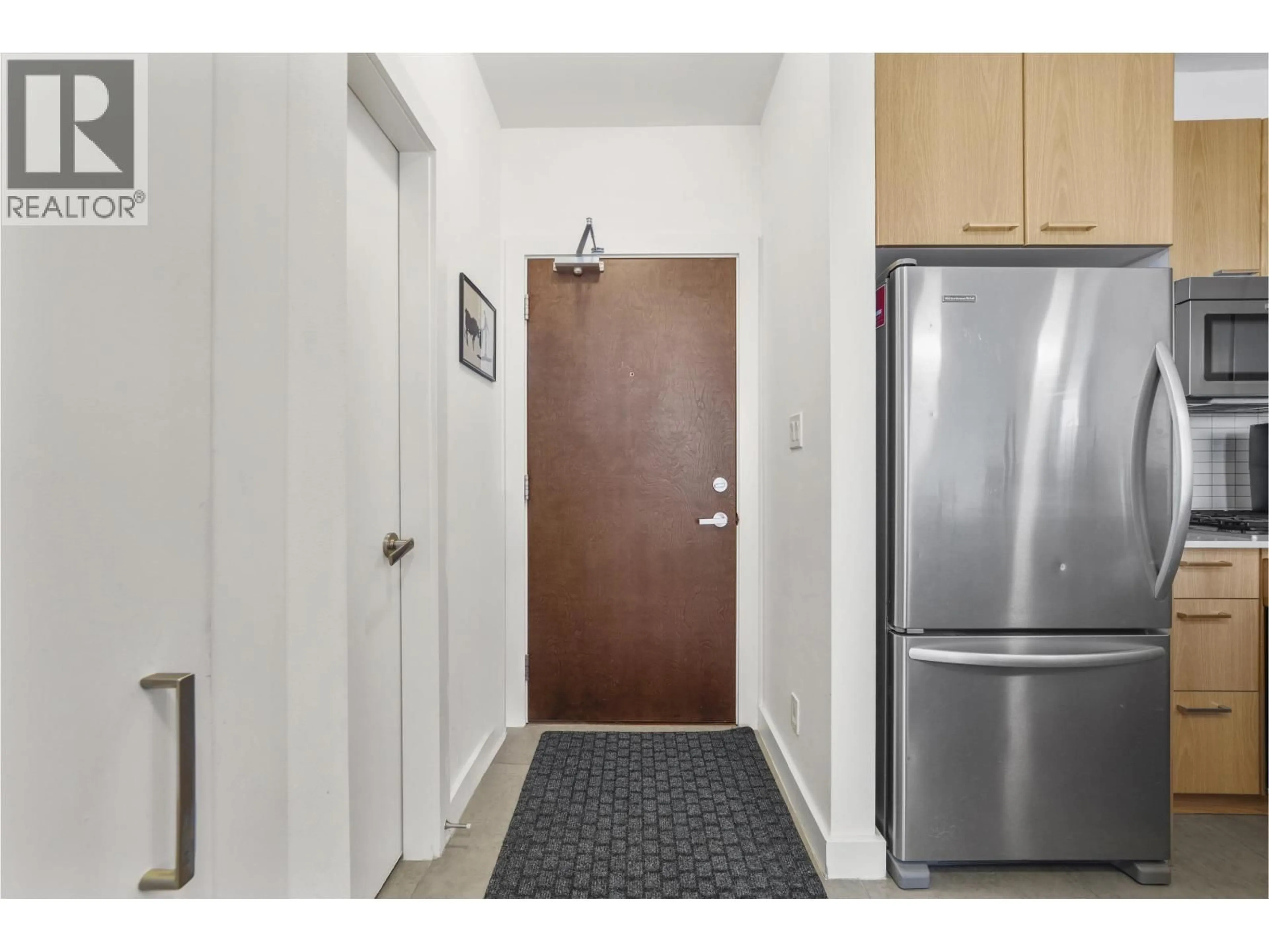 Indoor entryway for 907 - 2789 SHAUGHNESSY STREET, Port Coquitlam British Columbia V3C0C3