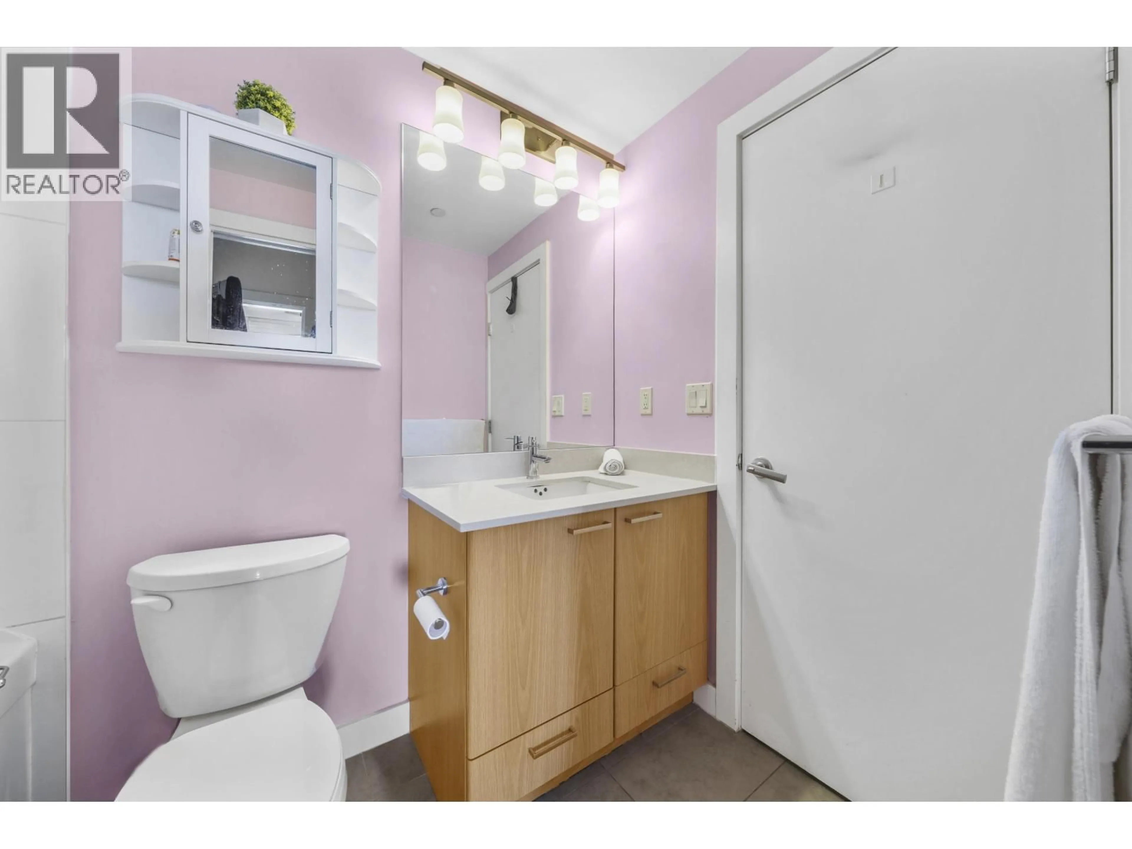 Standard bathroom, unknown for 907 - 2789 SHAUGHNESSY STREET, Port Coquitlam British Columbia V3C0C3