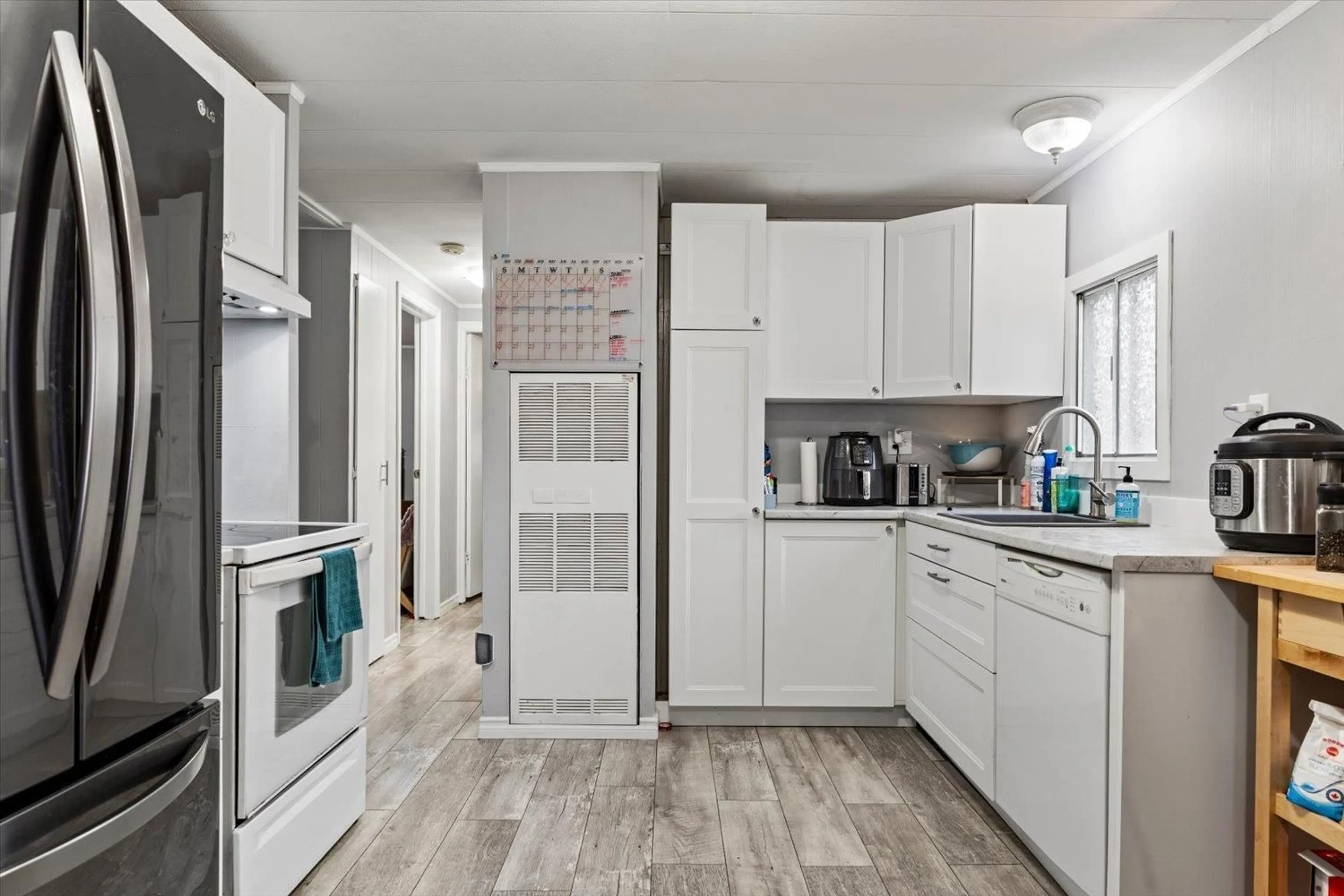 Standard kitchen, ceramic/tile floor for 60 - 45640 WATSON ROAD, Chilliwack British Columbia V3G3E9