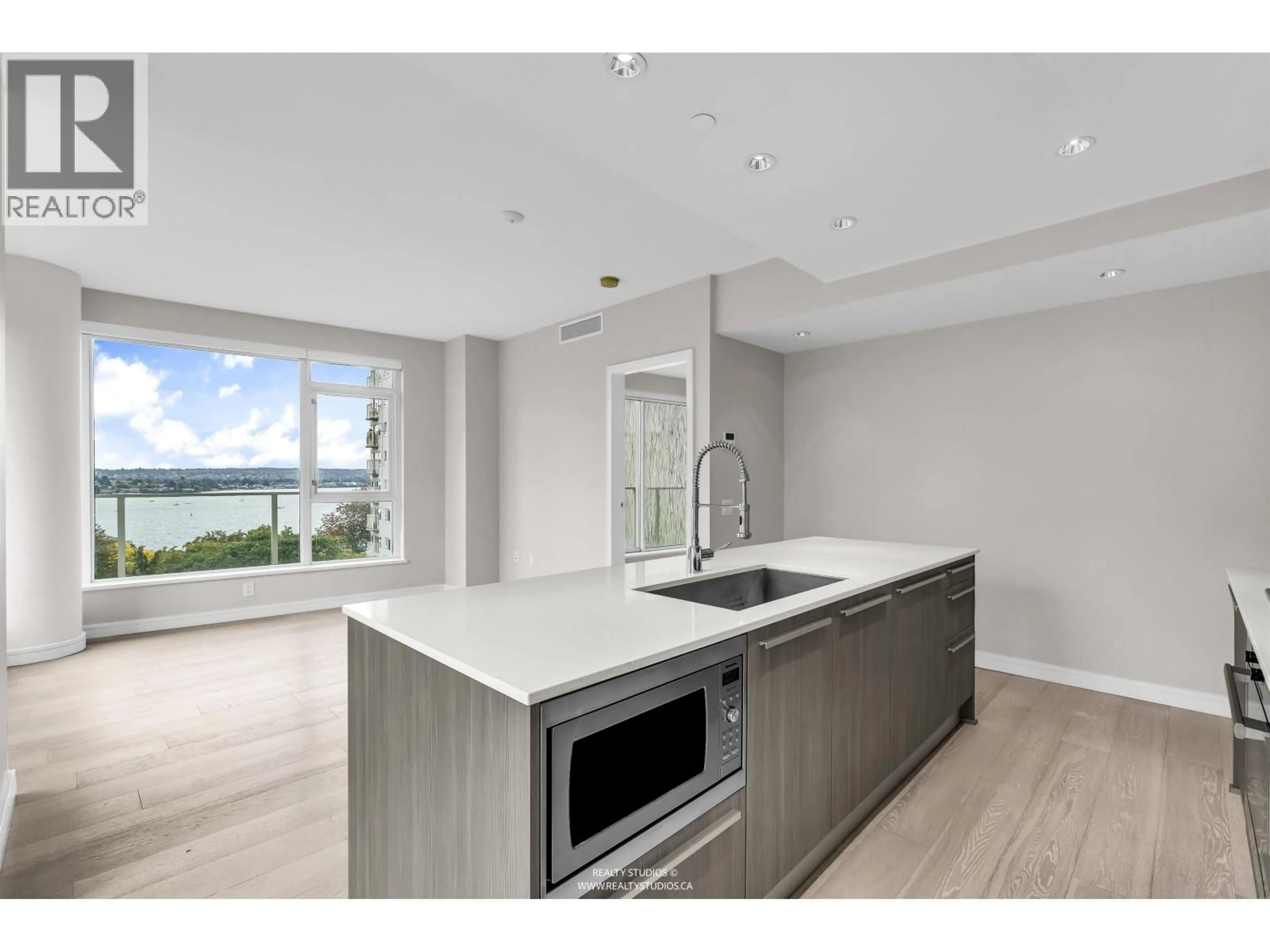 Open concept kitchen, unknown for 905 - 1221 BIDWELL STREET, Vancouver British Columbia V6G0B1