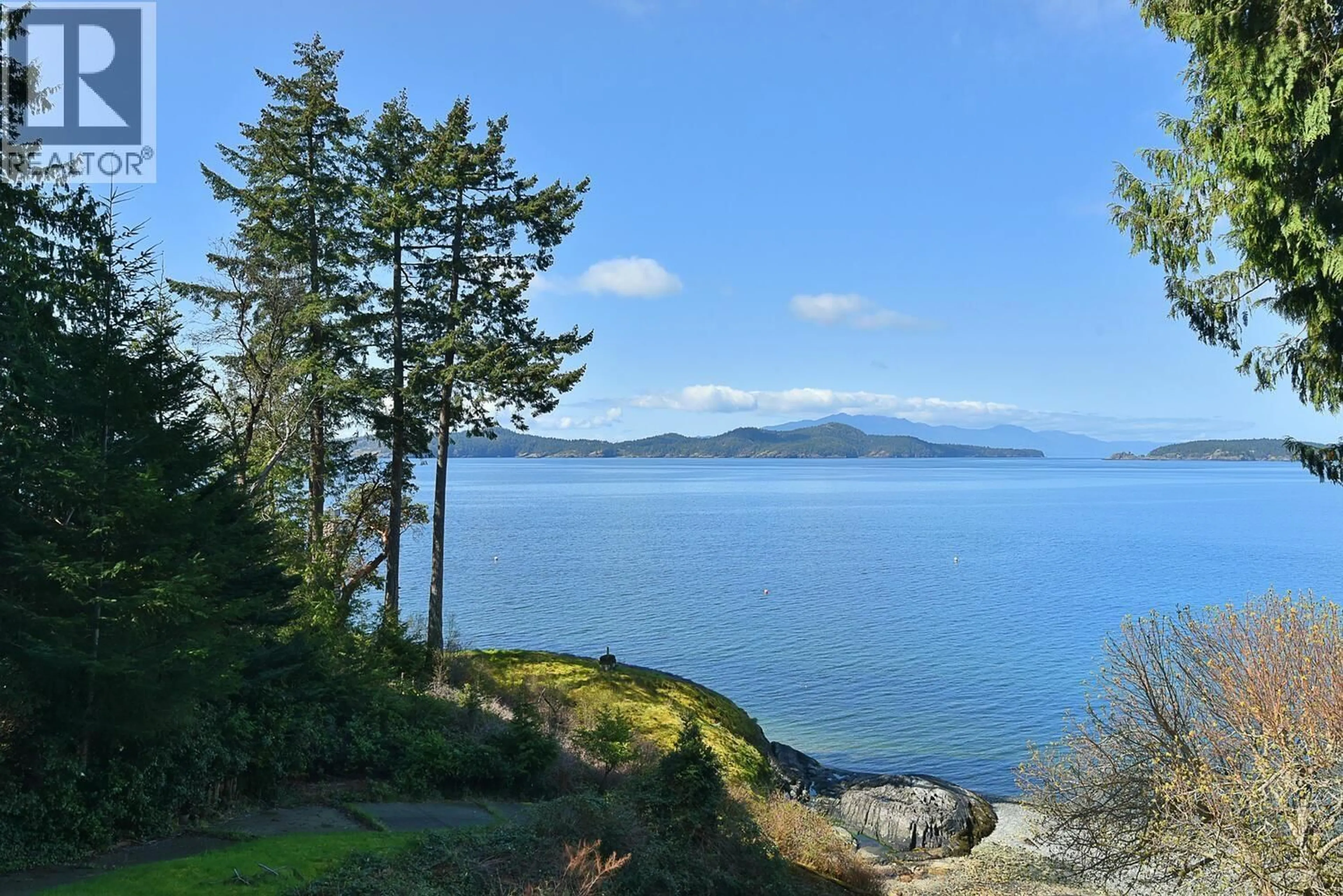 A pic from outside/outdoor area/front of a property/back of a property/a pic from drone, water/lake/river/ocean view for 8429 REDROOFFS ROAD, Halfmoon Bay British Columbia V7Z1E6