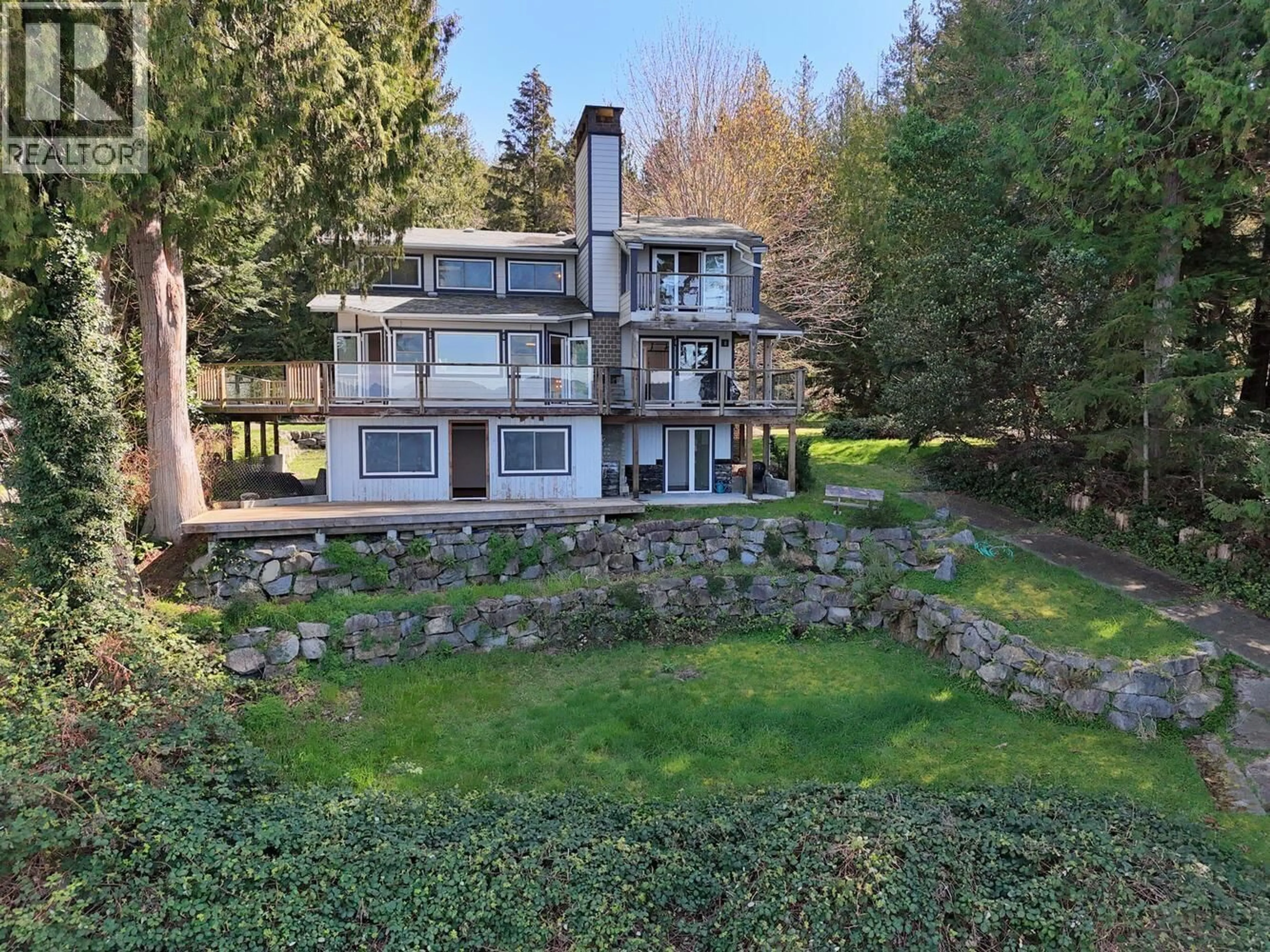 A pic from outside/outdoor area/front of a property/back of a property/a pic from drone, unknown for 8429 REDROOFFS ROAD, Halfmoon Bay British Columbia V7Z1E6