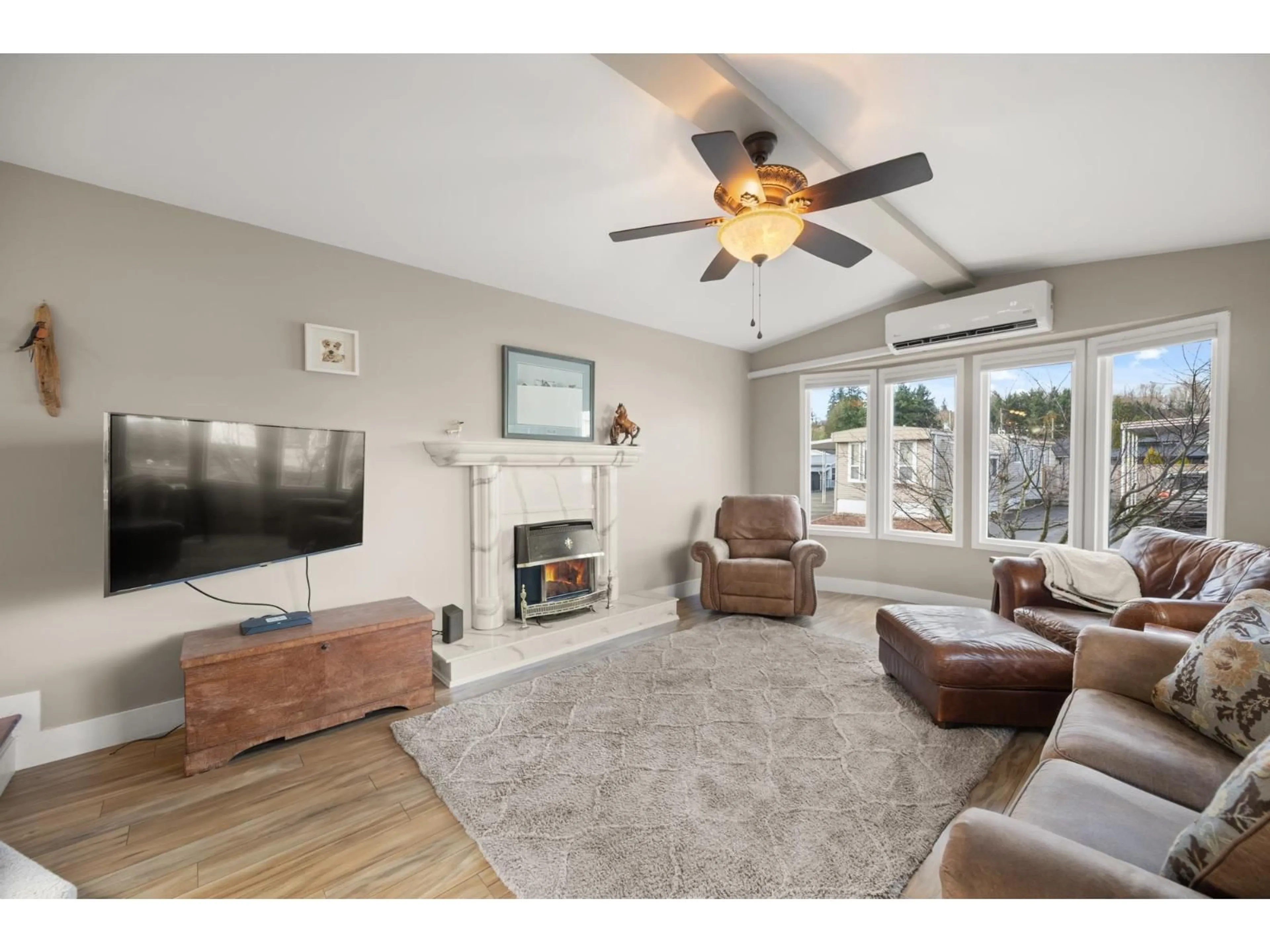 Living room with furniture, unknown for 139 - 27111 0 AVENUE, Langley British Columbia V4W2T3