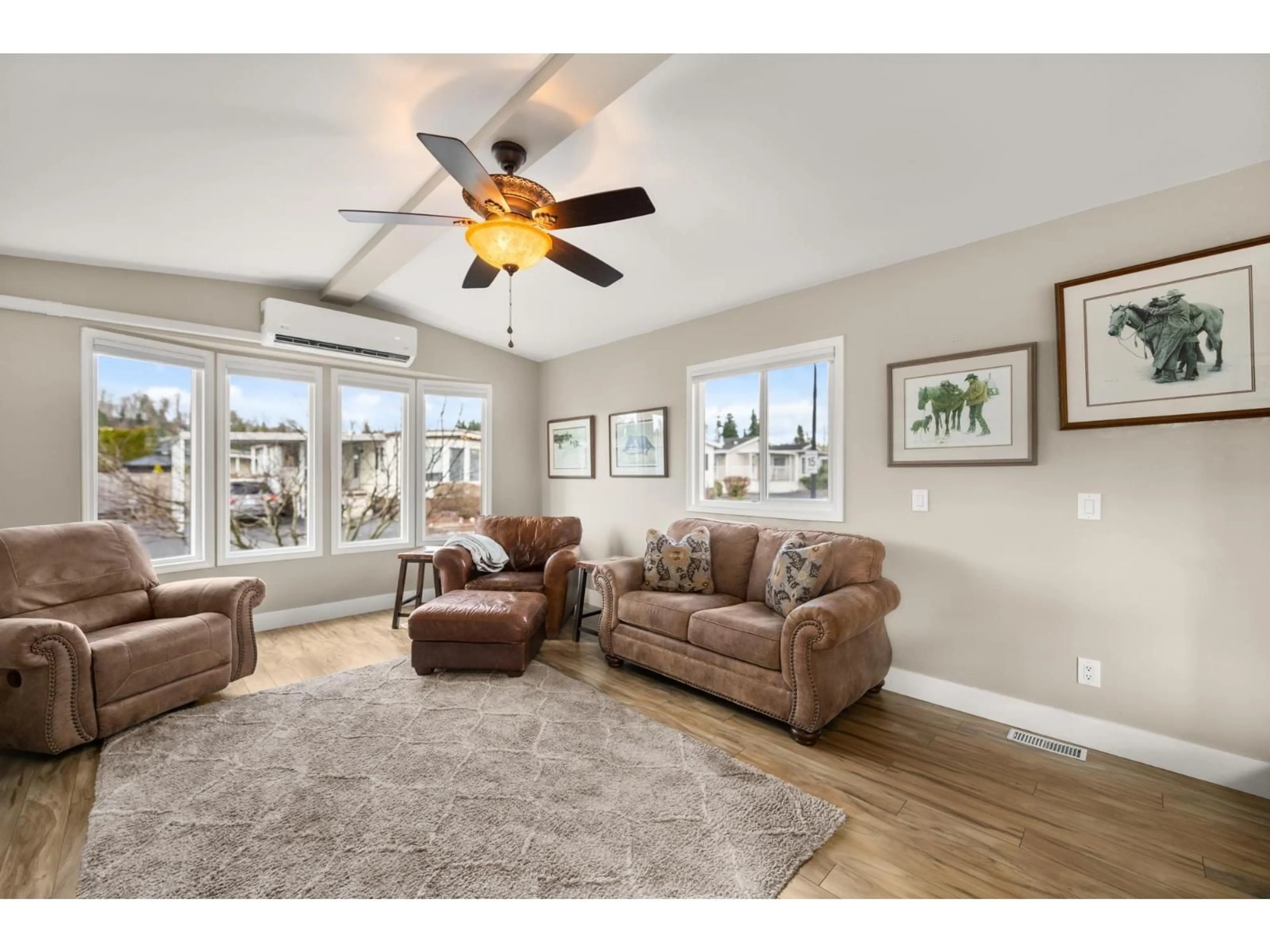 Living room with furniture, unknown for 139 - 27111 0 AVENUE, Langley British Columbia V4W2T3