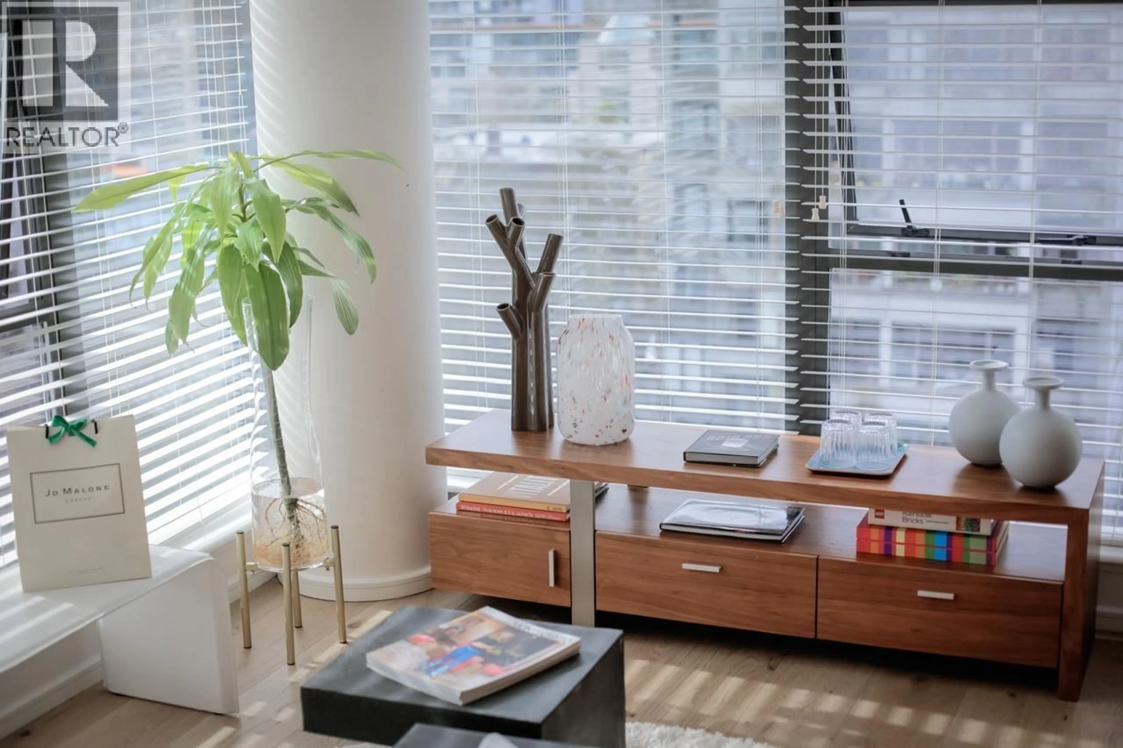 Living room with furniture, unknown for 1001 - 1723 ALBERNI STREET, Vancouver British Columbia V6G3G9