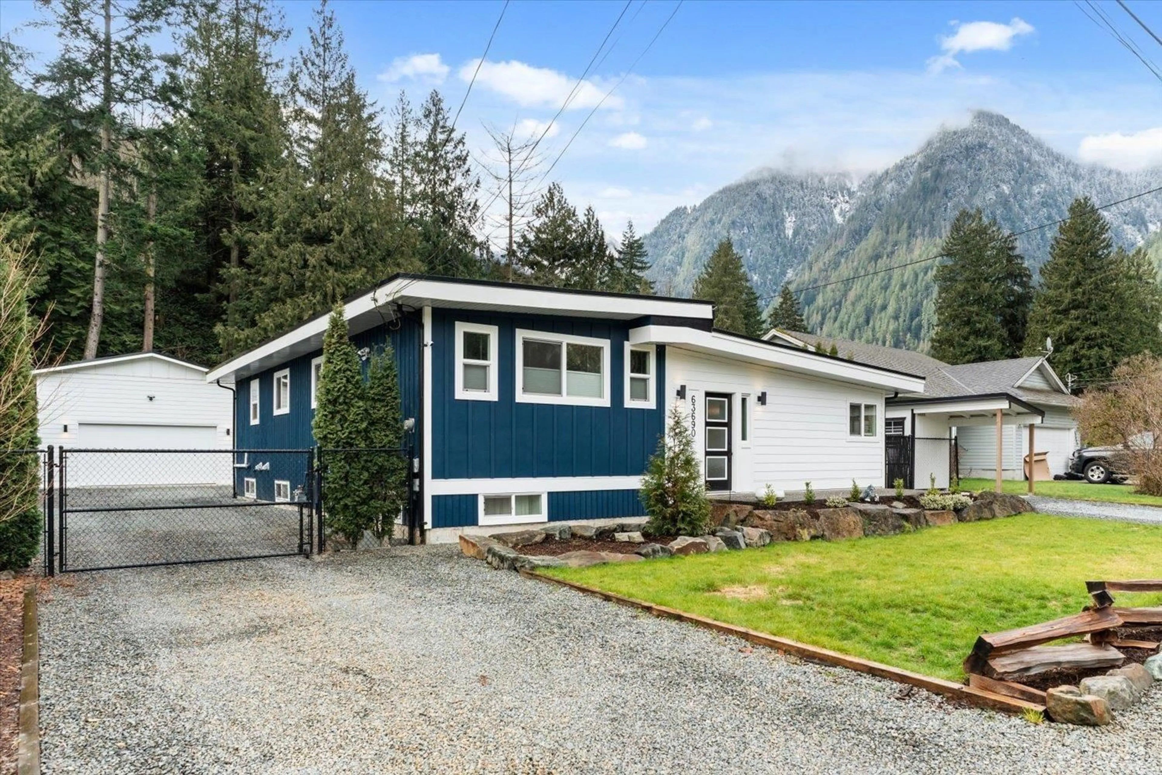 Home with vinyl exterior material, mountain view for 63690 OLD YALE ROAD, Hope British Columbia V0X1L2