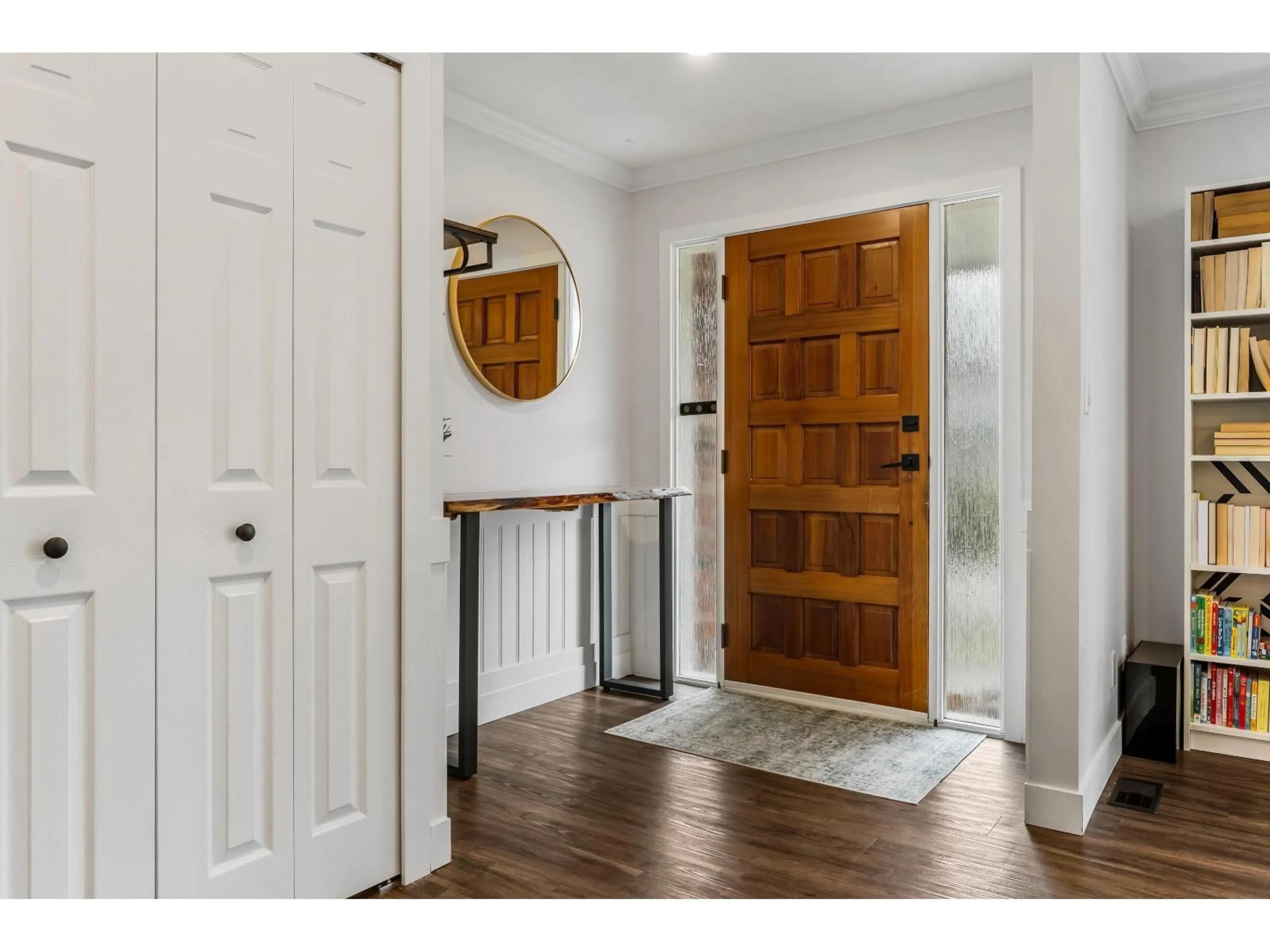 Indoor entryway for 3345 VERNON TERRACE, Abbotsford British Columbia V2S6N5