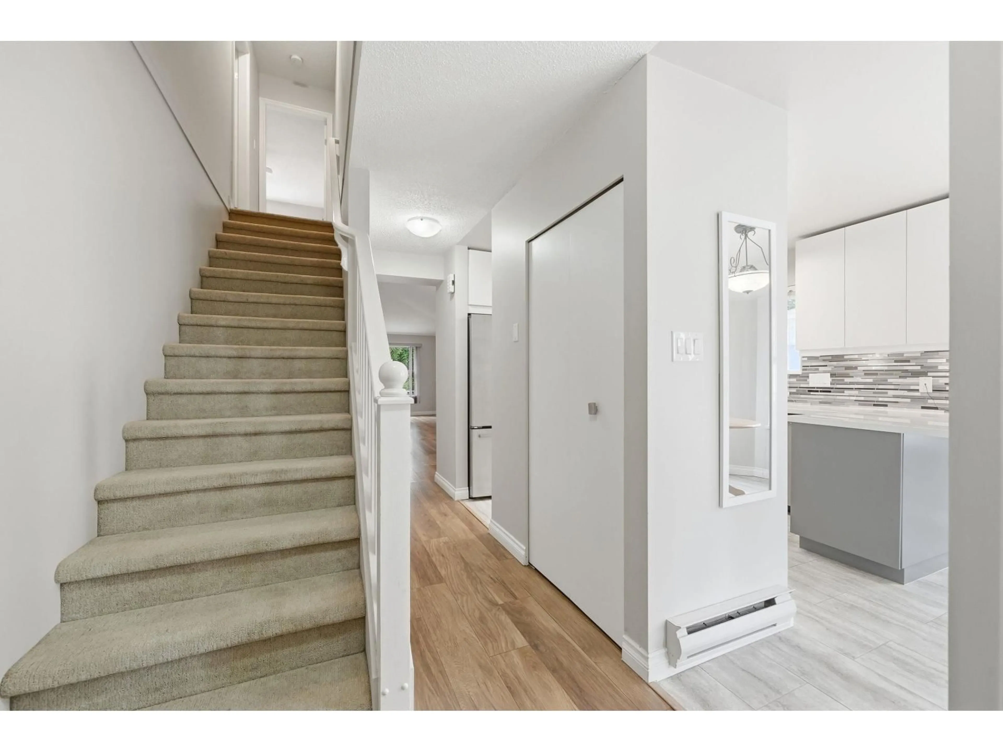 Unknown for 45 - 6537 138 STREET, Surrey British Columbia V3W0C5