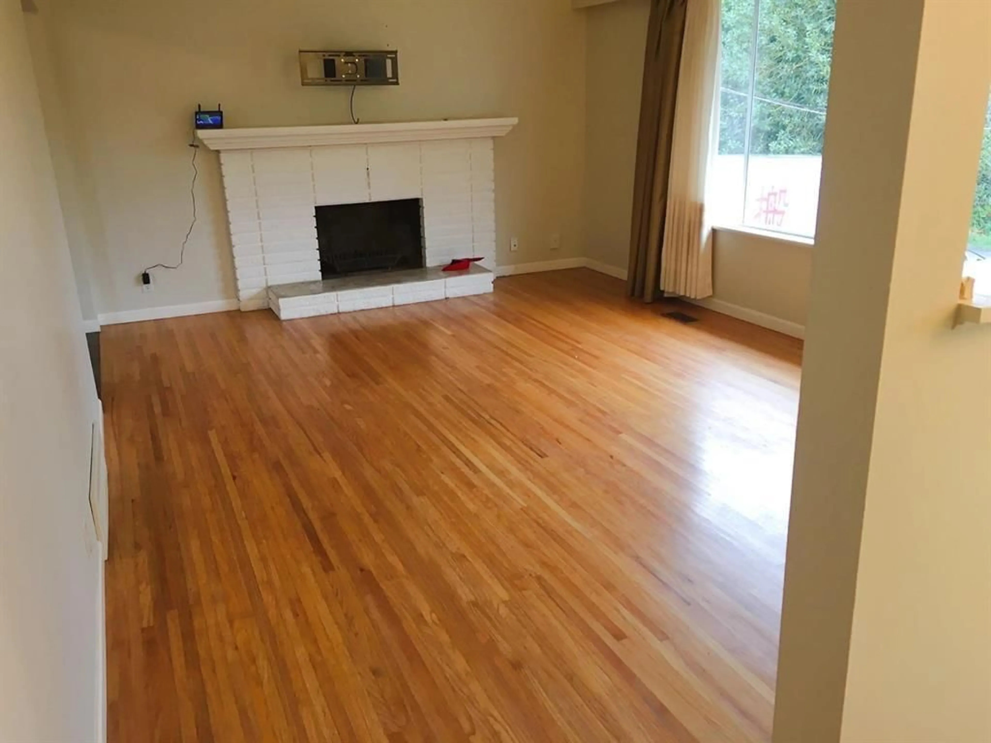 A pic of a room for 16768 26 AVENUE, Surrey British Columbia V3Z0B2