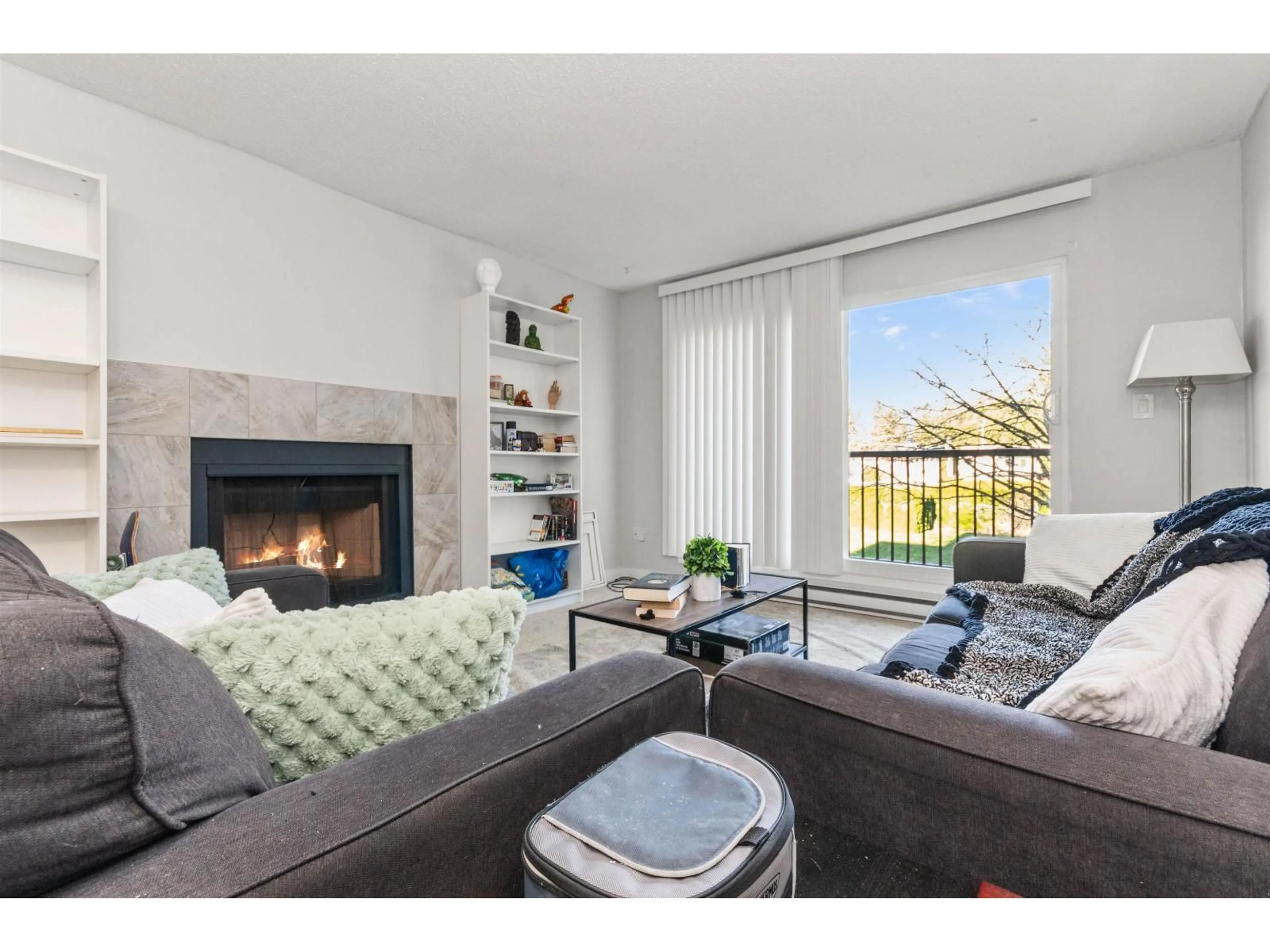 Living room with furniture, wood/laminate floor for 111 - 45598 MCINTOSH DRIVE, Chilliwack British Columbia V2P7J3