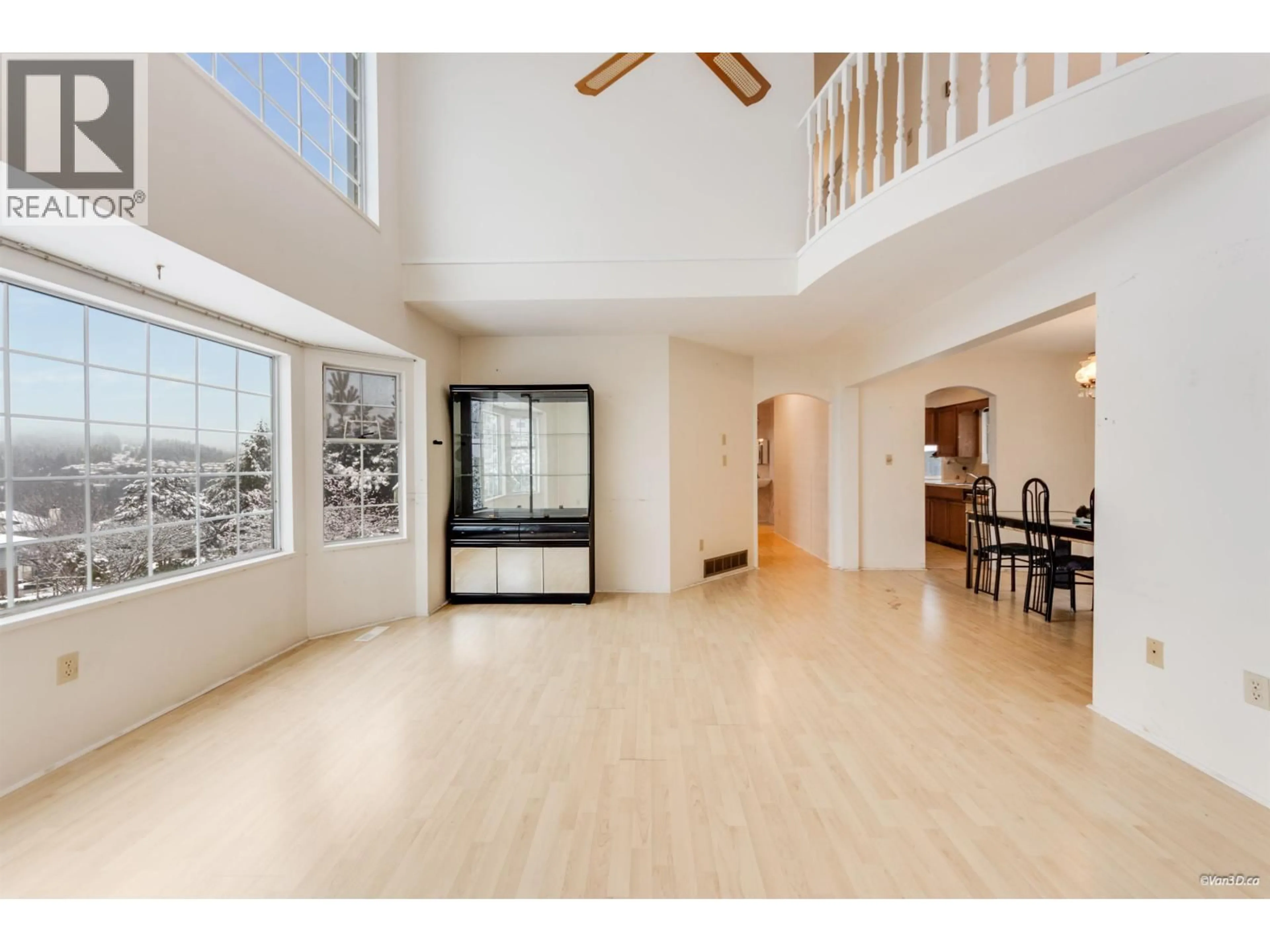 Indoor foyer for 3178 LEEWARD COURT, Coquitlam British Columbia V3C5A9