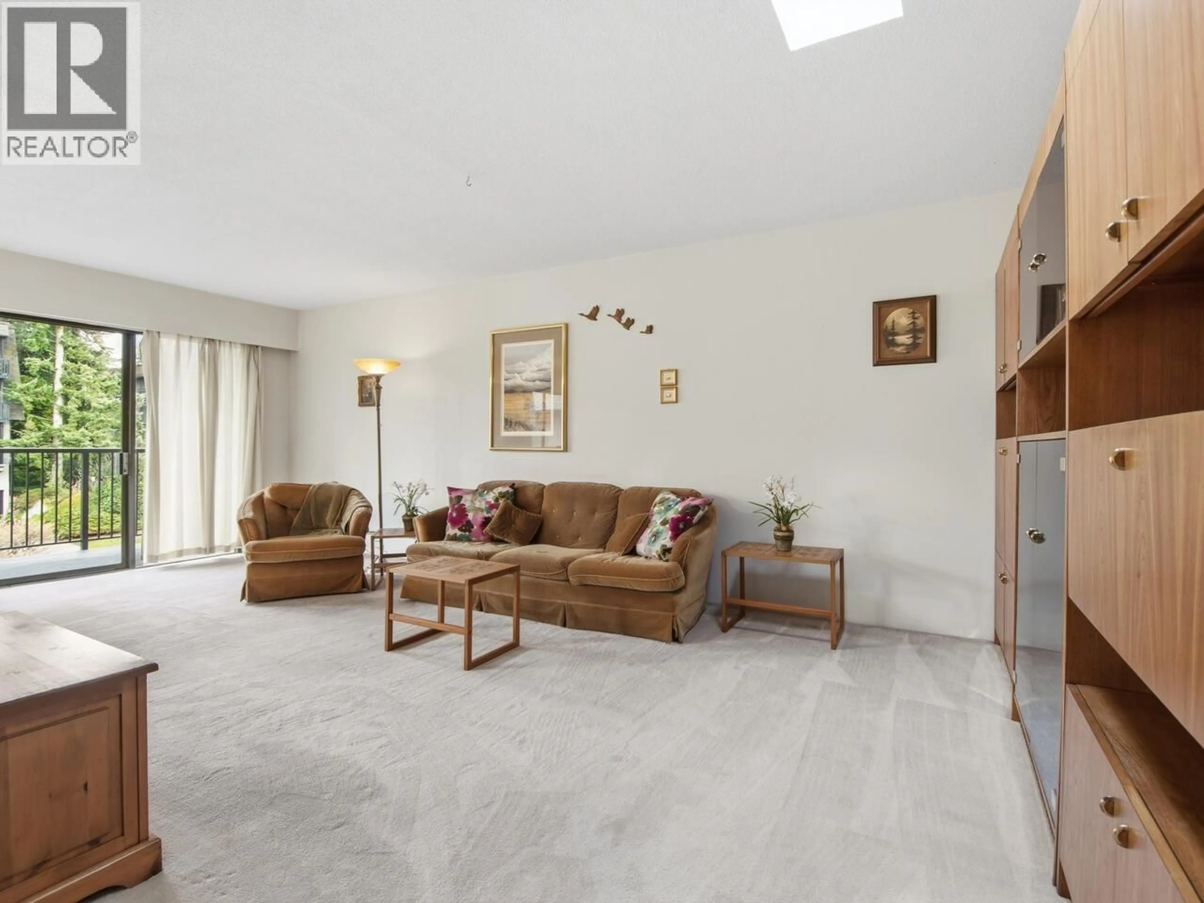 Living room with furniture, unknown for 315 - 155 5TH STREET, North Vancouver British Columbia V7L1L3