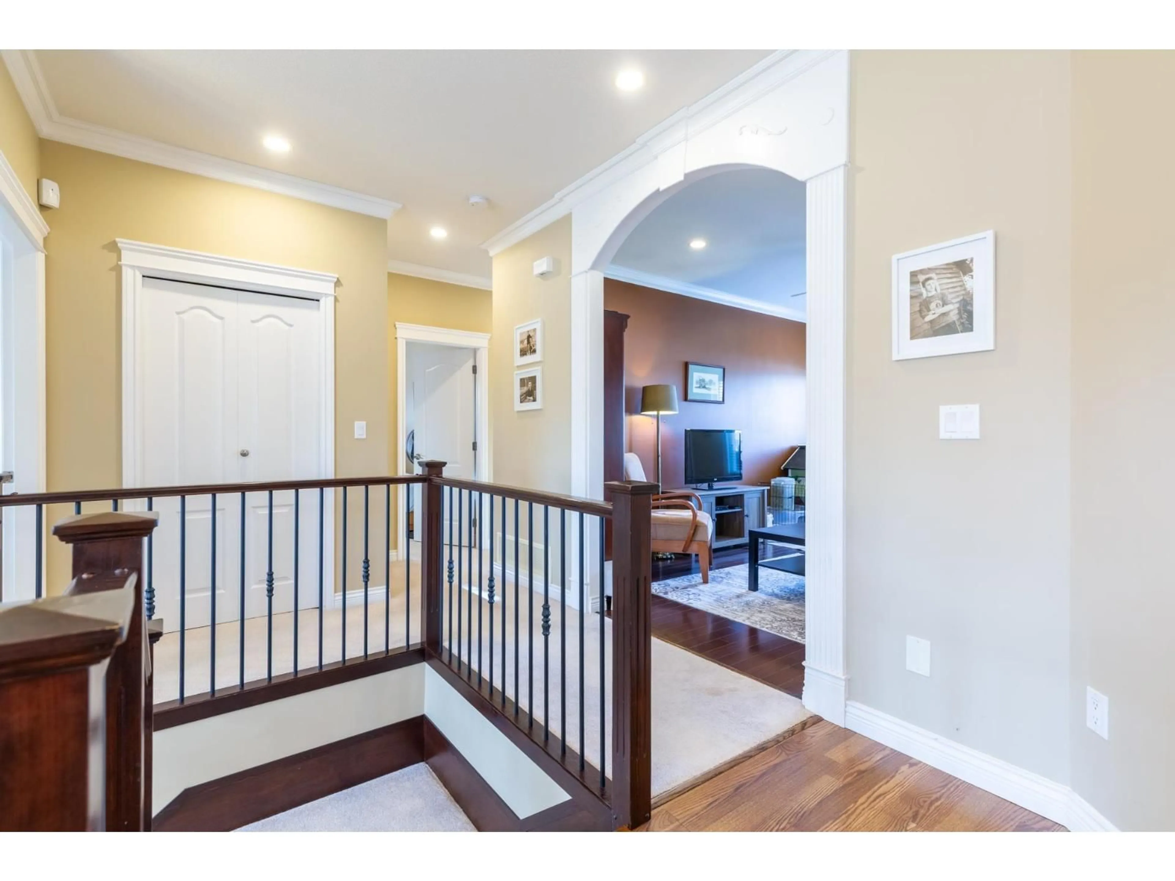 Indoor entryway for 8609 TUPPER BOULEVARD, Mission British Columbia V2V0A3