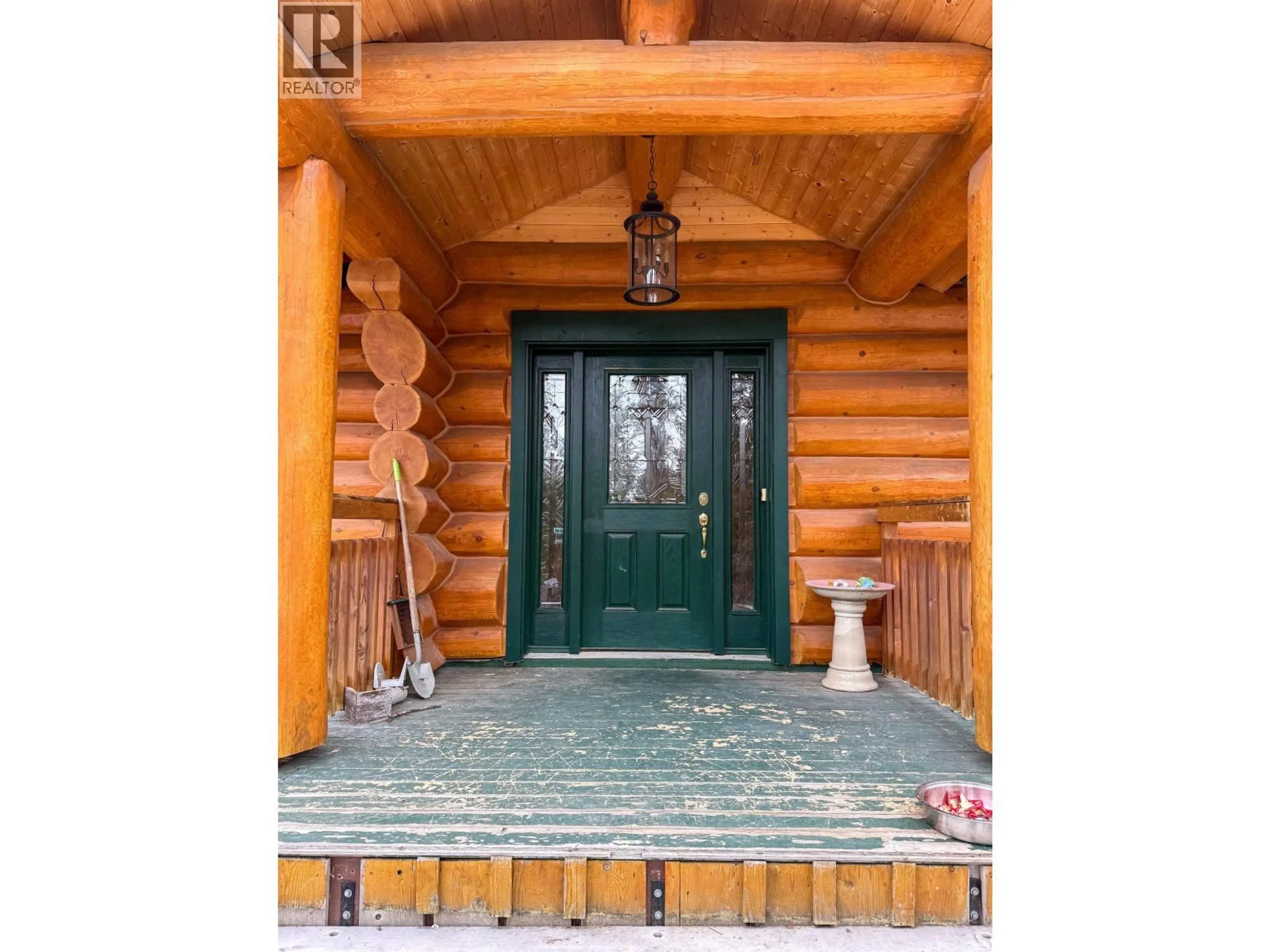 Indoor entryway for 5360 KALLUM DRIVE, 108 Mile Ranch British Columbia V0K2Z0