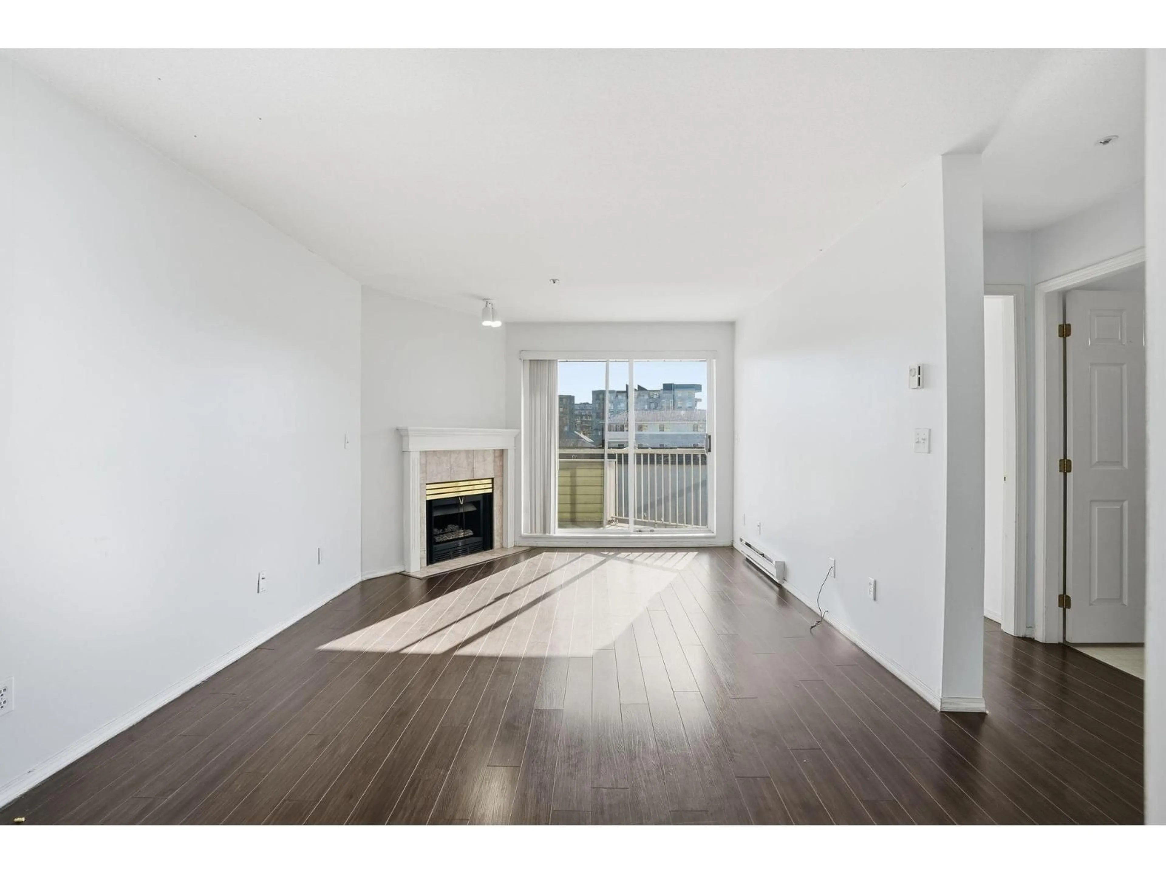 A pic of a room for 433 - 32830 GEORGE FERGUSON WAY, Abbotsford British Columbia V2S7K1