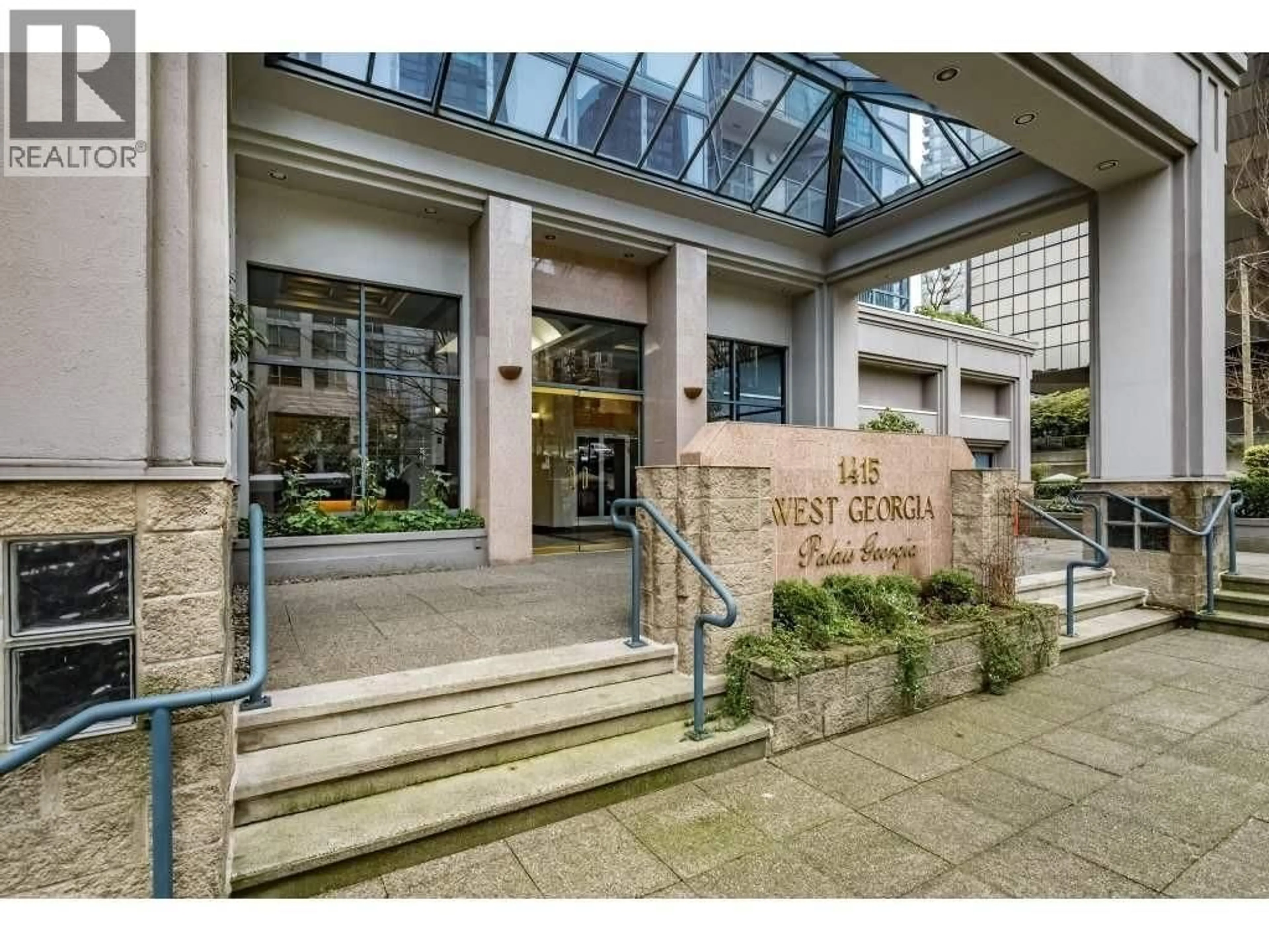 Indoor foyer for 1002 - 1415 GEORGIA STREET, Vancouver British Columbia V6G3C8