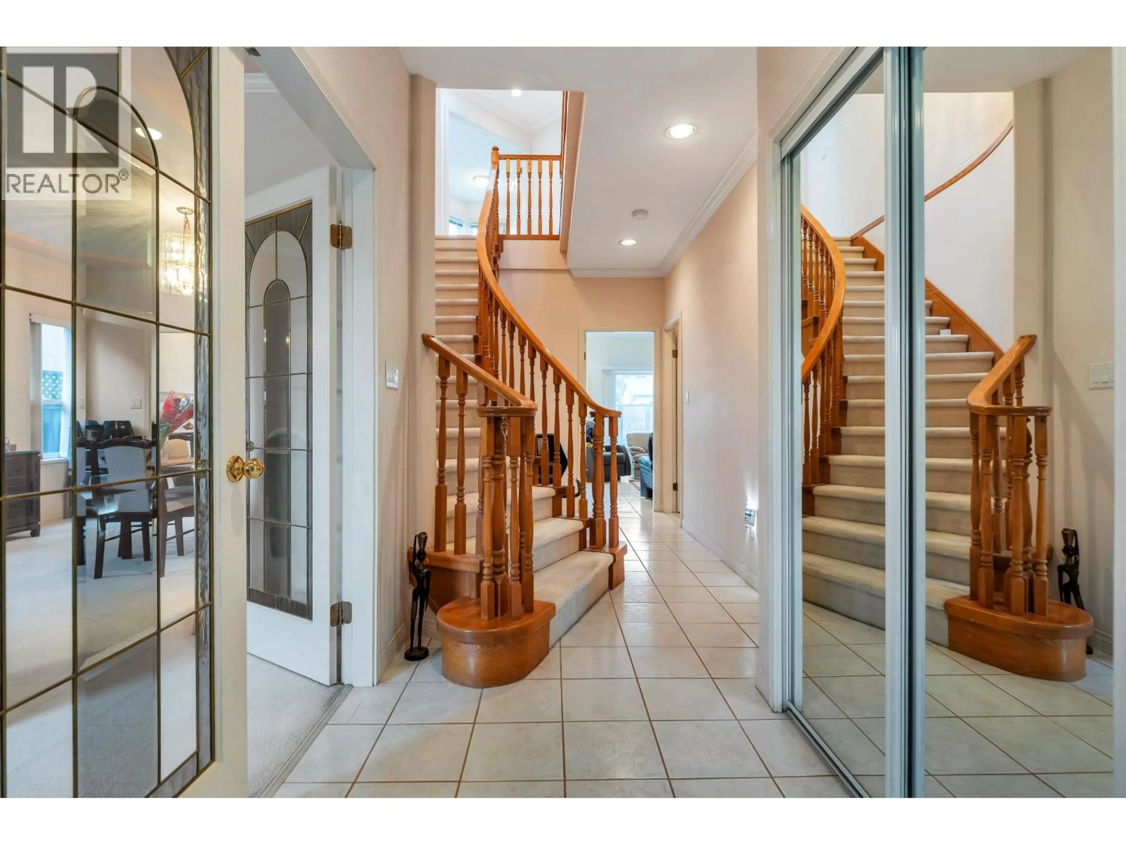 Indoor foyer for 3460 LOCKHART ROAD, Richmond British Columbia V7C1M2