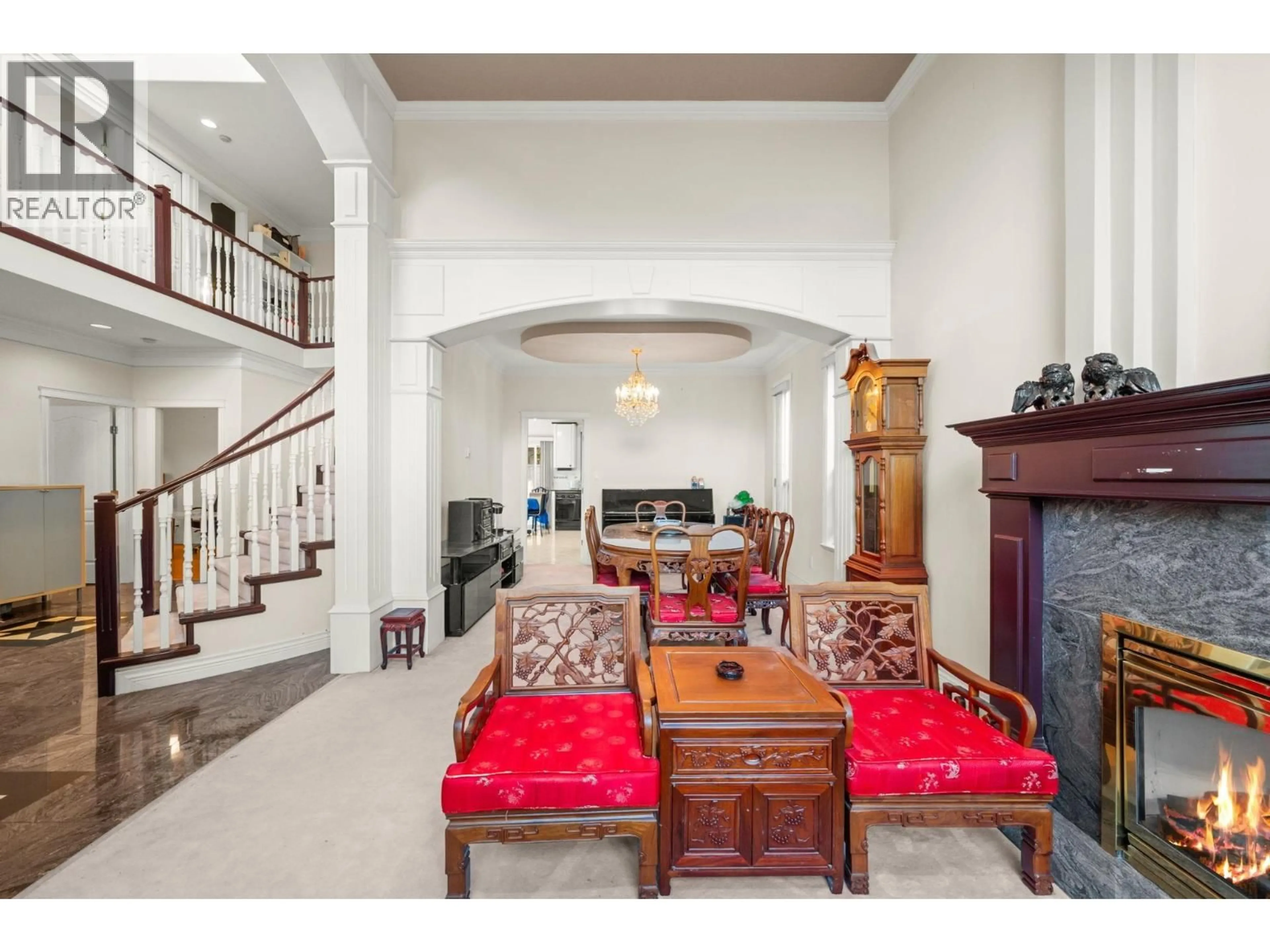 Indoor foyer for 11851 RAILWAY AVENUE, Richmond British Columbia V7E6N9