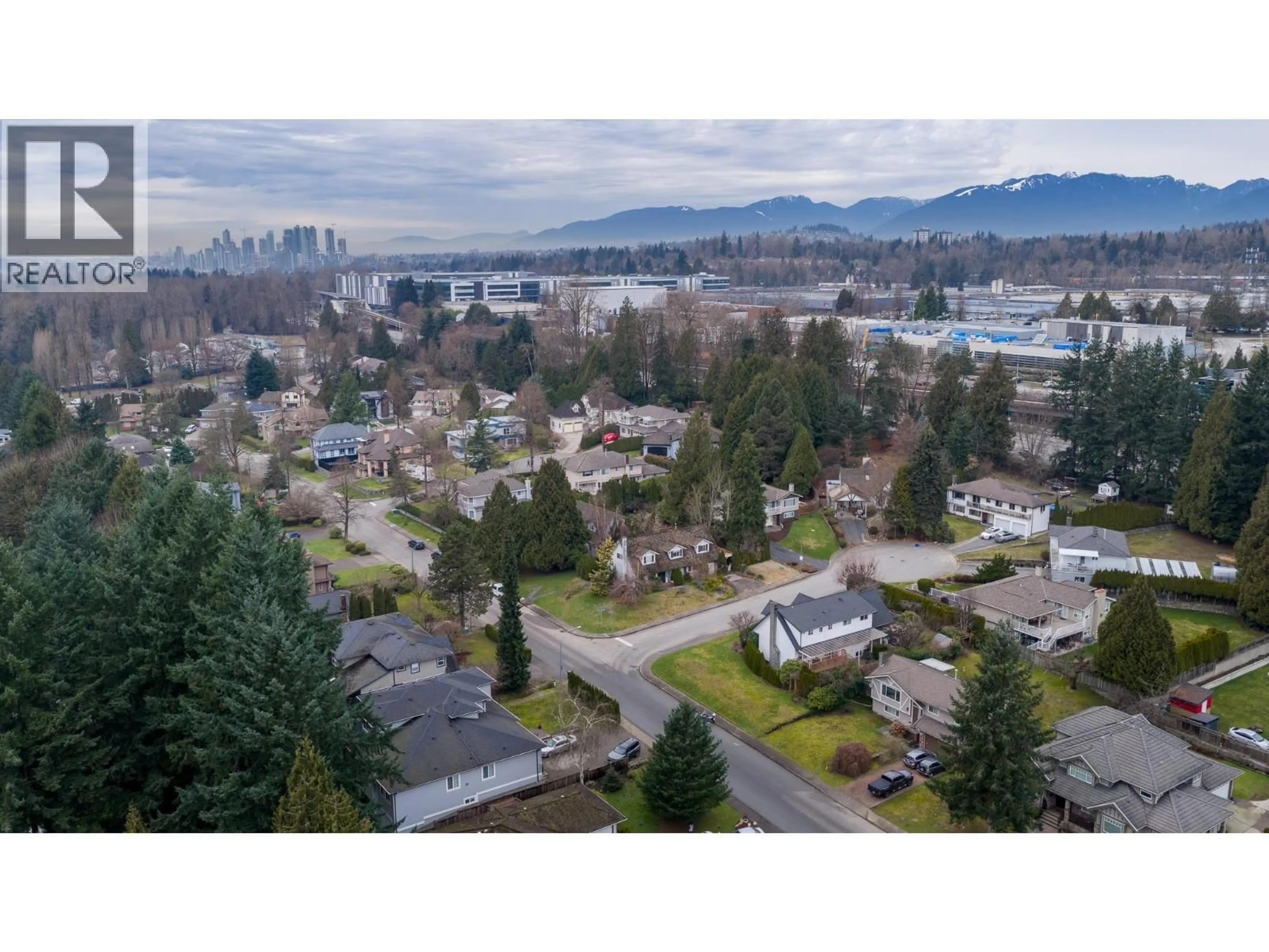 A pic from outside/outdoor area/front of a property/back of a property/a pic from drone, water/lake/river/ocean view for 3381 LEALAND COURT, Burnaby British Columbia V5A3B6