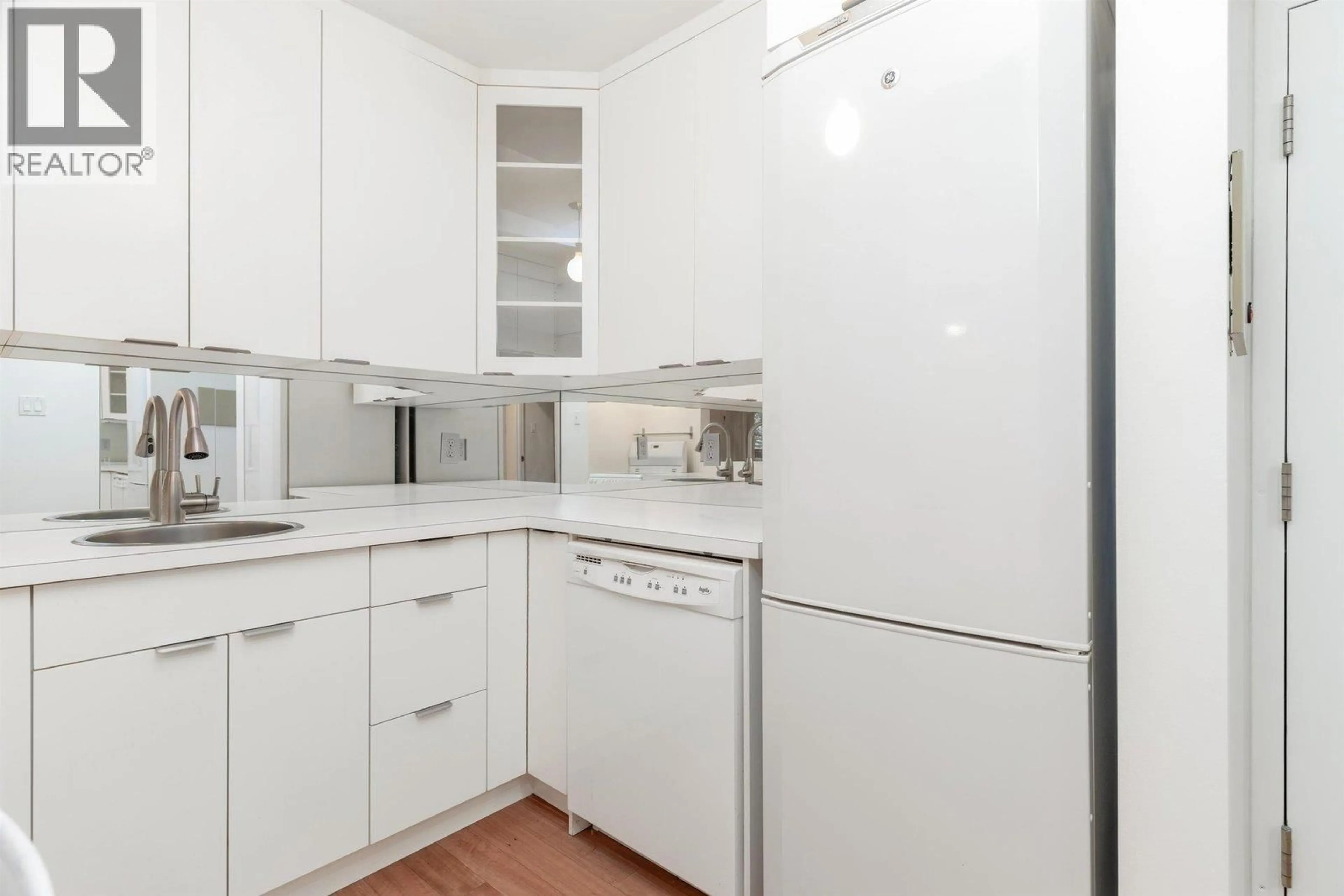 Standard kitchen, unknown for 301 - 1080 BROUGHTON STREET, Vancouver British Columbia V6G2A8