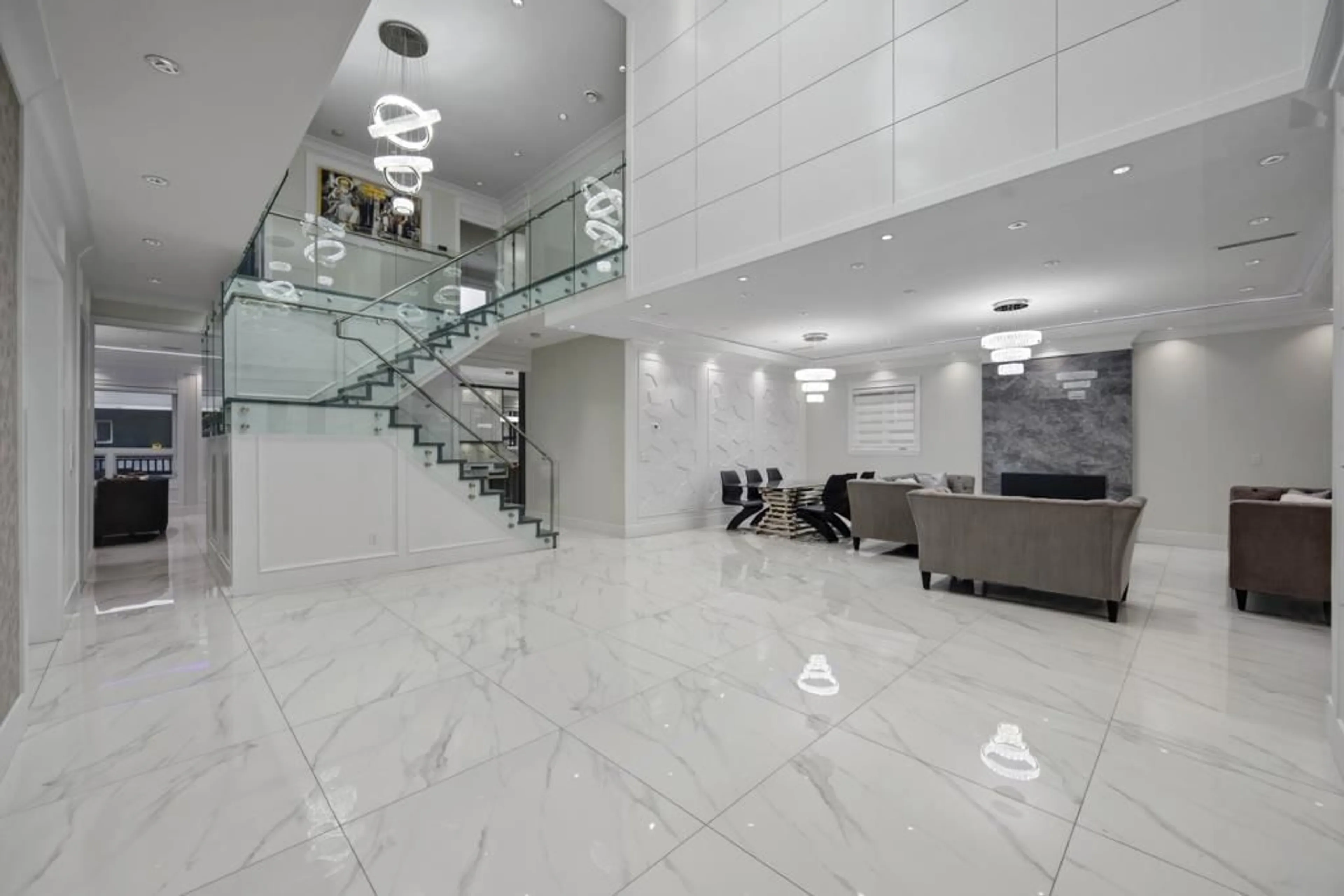 Lobby for 6899 CLEVEDON DRIVE, Surrey British Columbia V3W6H6