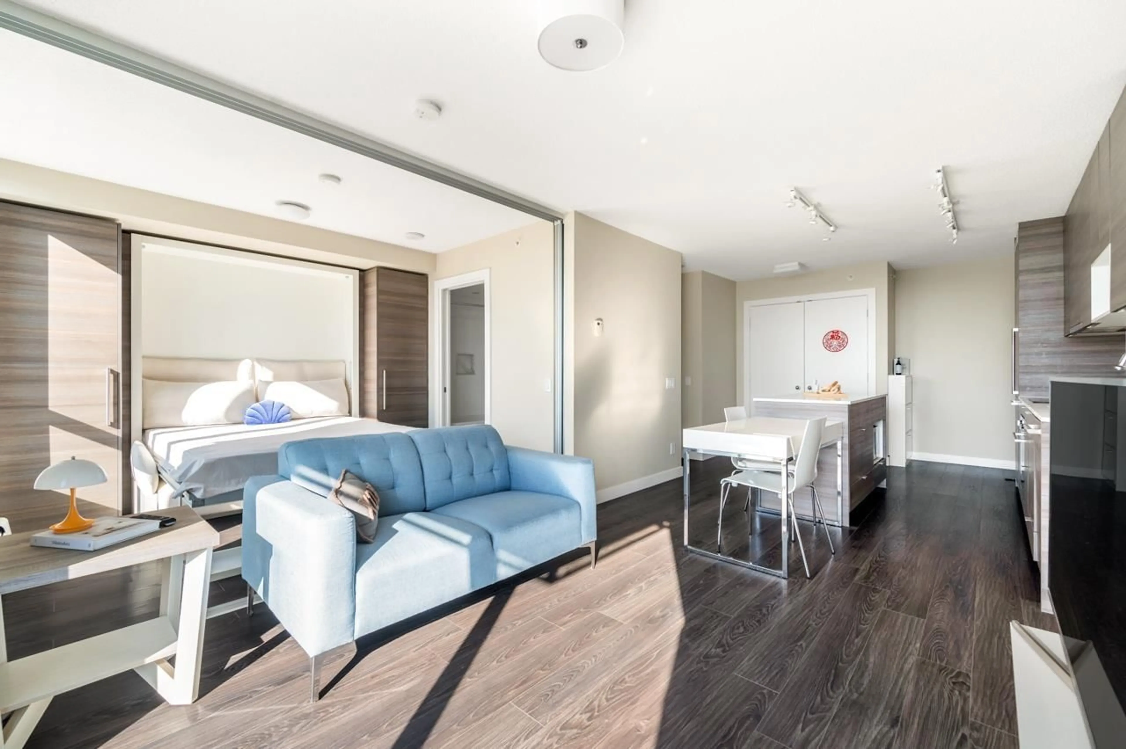 Living room with furniture, wood/laminate floor for 1712 - 13398 104 AVENUE, Surrey British Columbia V3T1V6